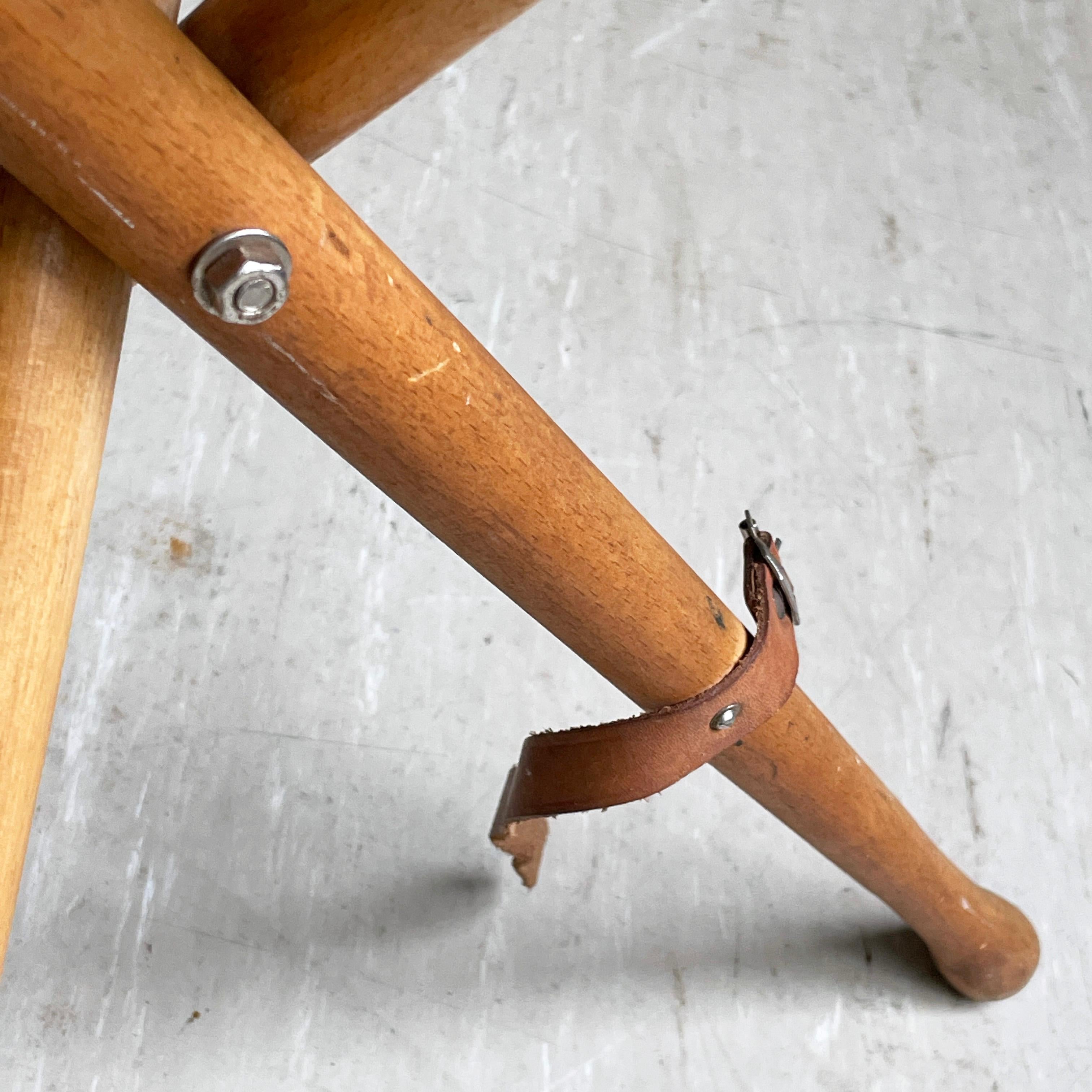 1960er Jahre Skandinavischer Safari-Hocker im Angebot 1