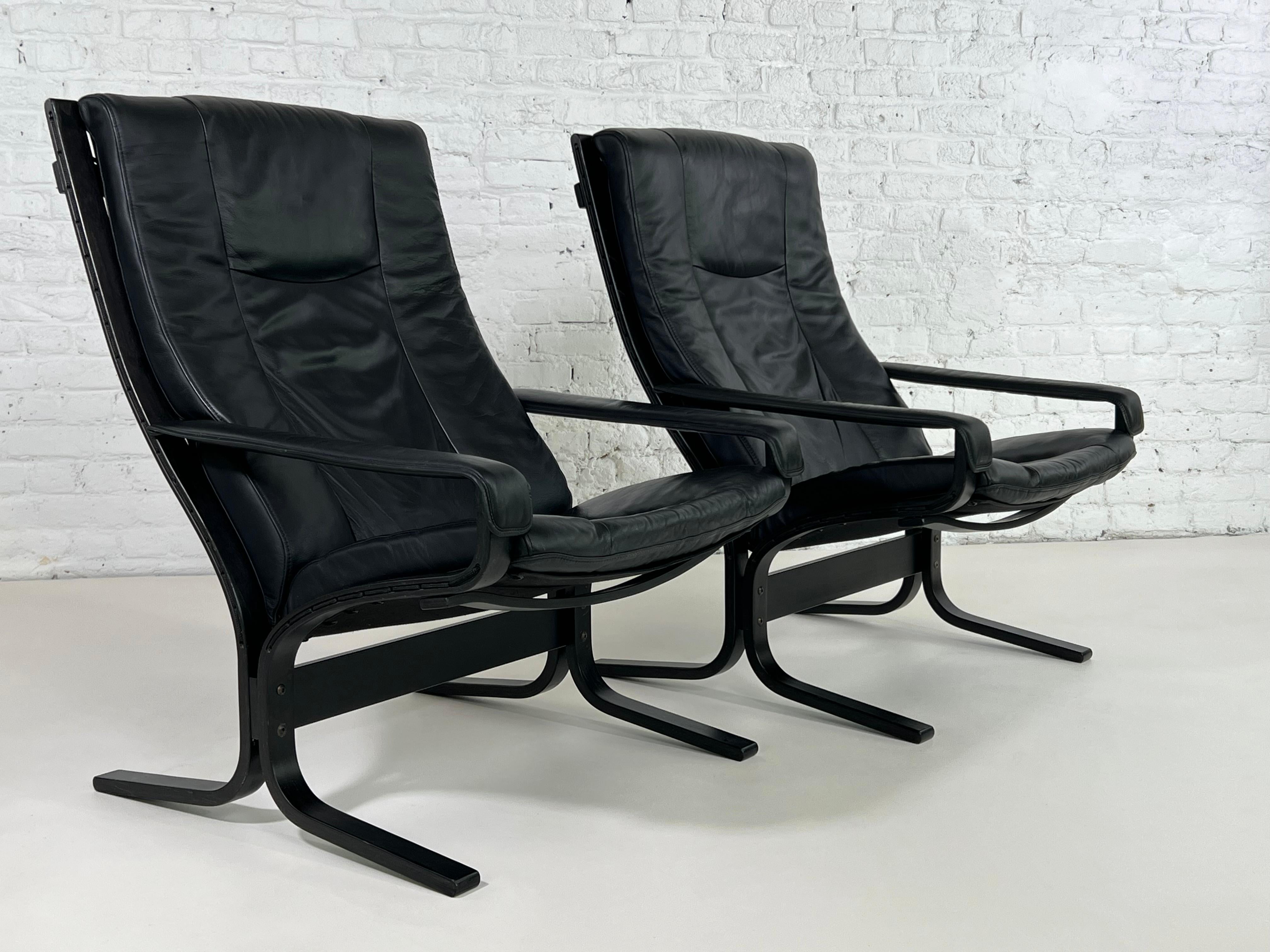 Mid-Century Modern 1960s Scandinavian Ingmar Relling Design Pair of Siesta Model Black Chairs