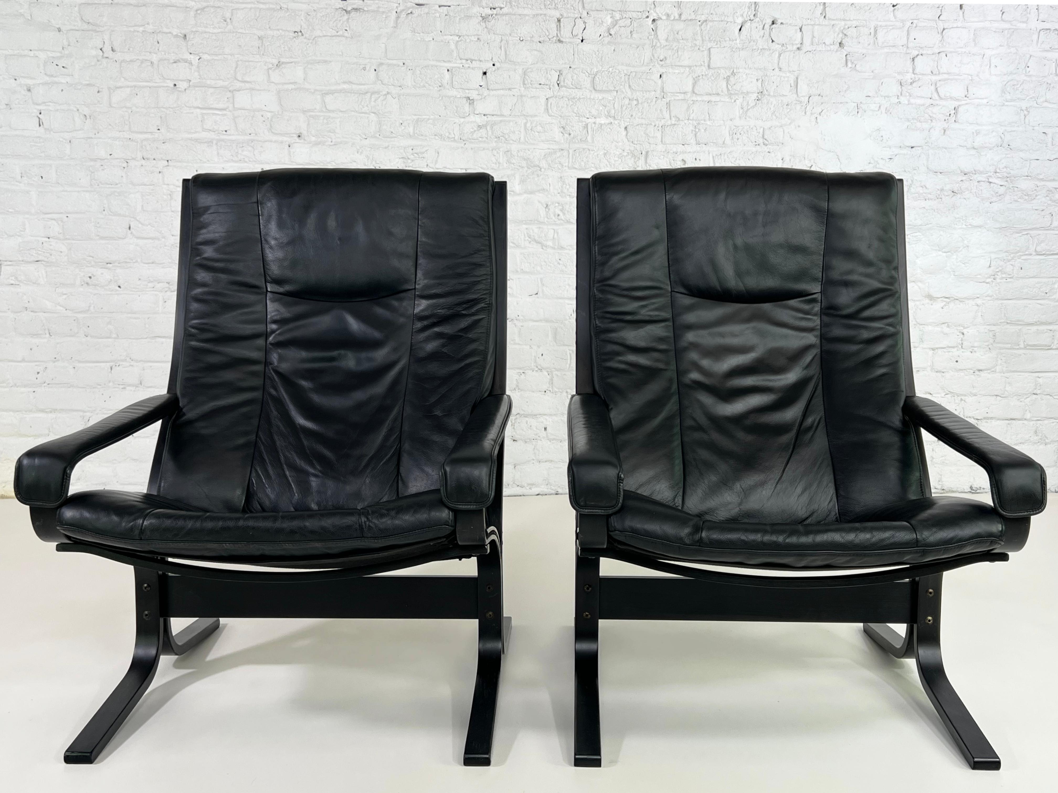 European 1960s Scandinavian Ingmar Relling Design Pair of Siesta Model Black Chairs