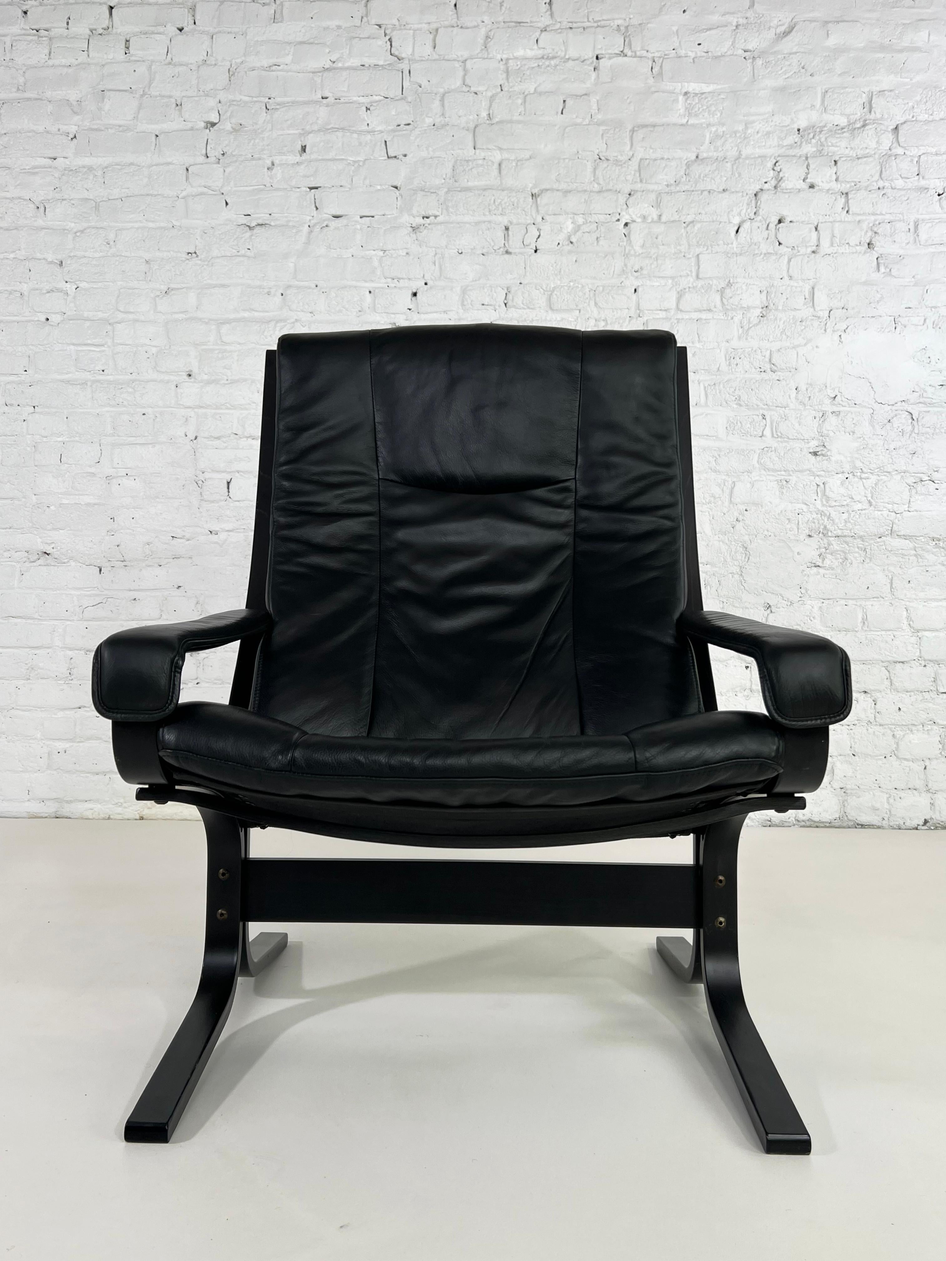 20th Century 1960s Scandinavian Ingmar Relling Design Pair of Siesta Model Black Chairs