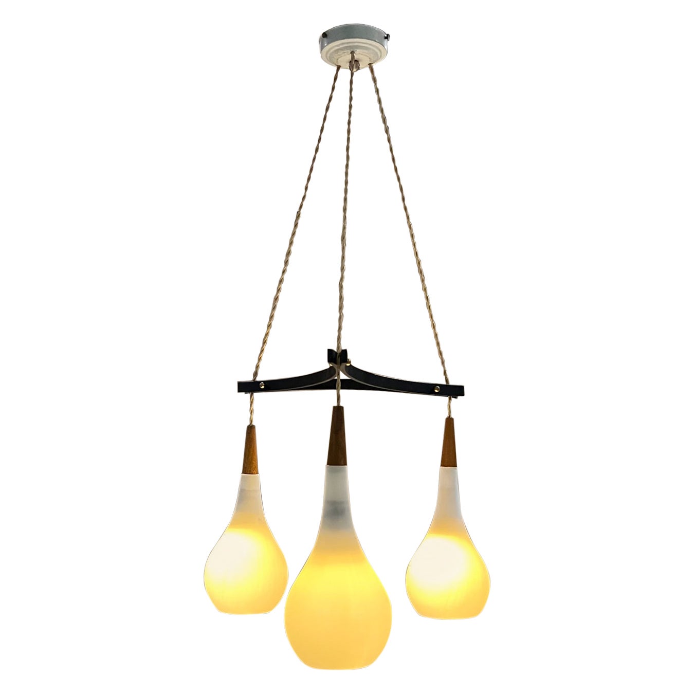 Lampe à suspension scandinave des années 1960 Larme Verre dépoli et teck Holm Sorensen Danemark