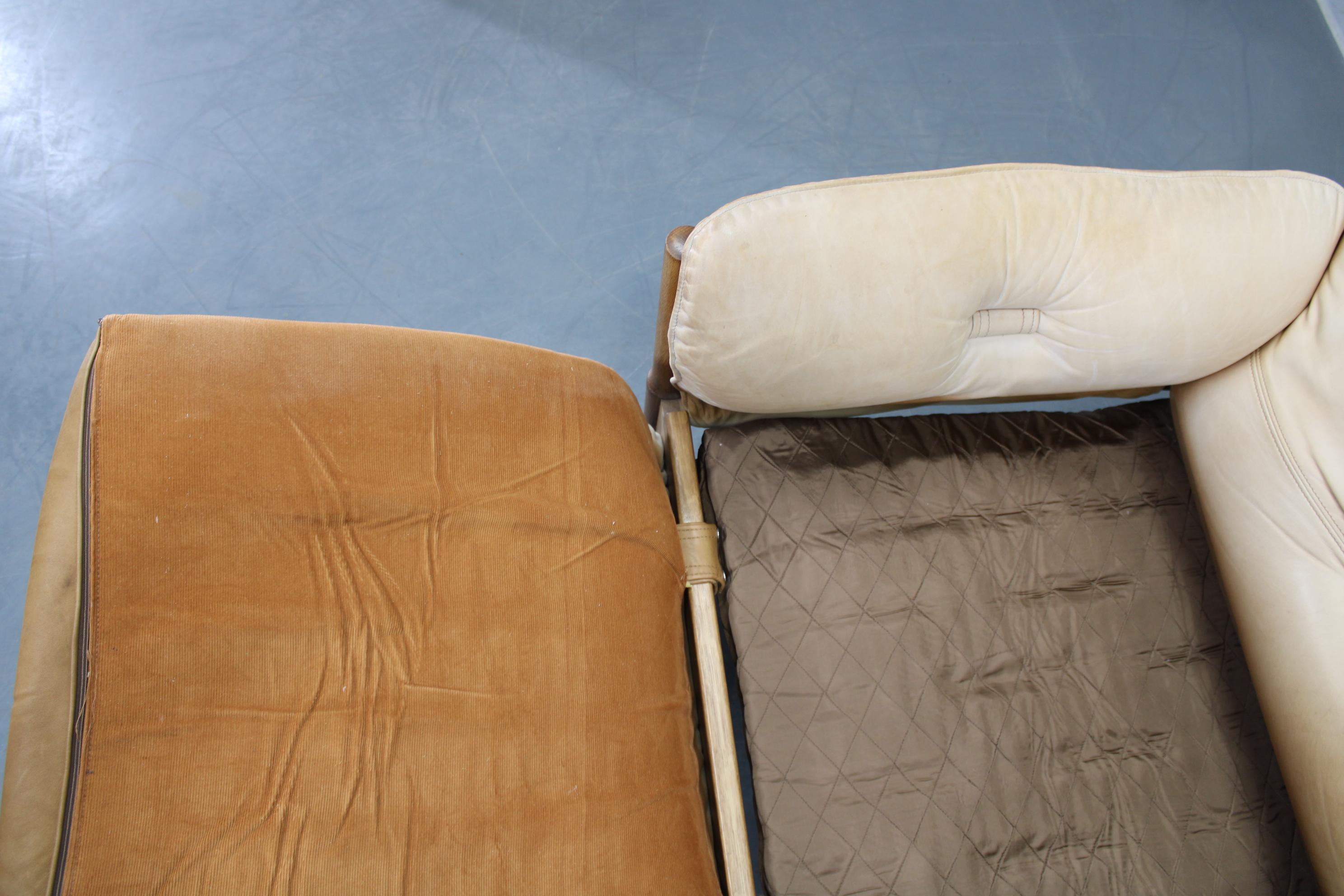 1960s Scandinavian Living Room Set of Sofa and Armchairs in Leather Uphostestery 10