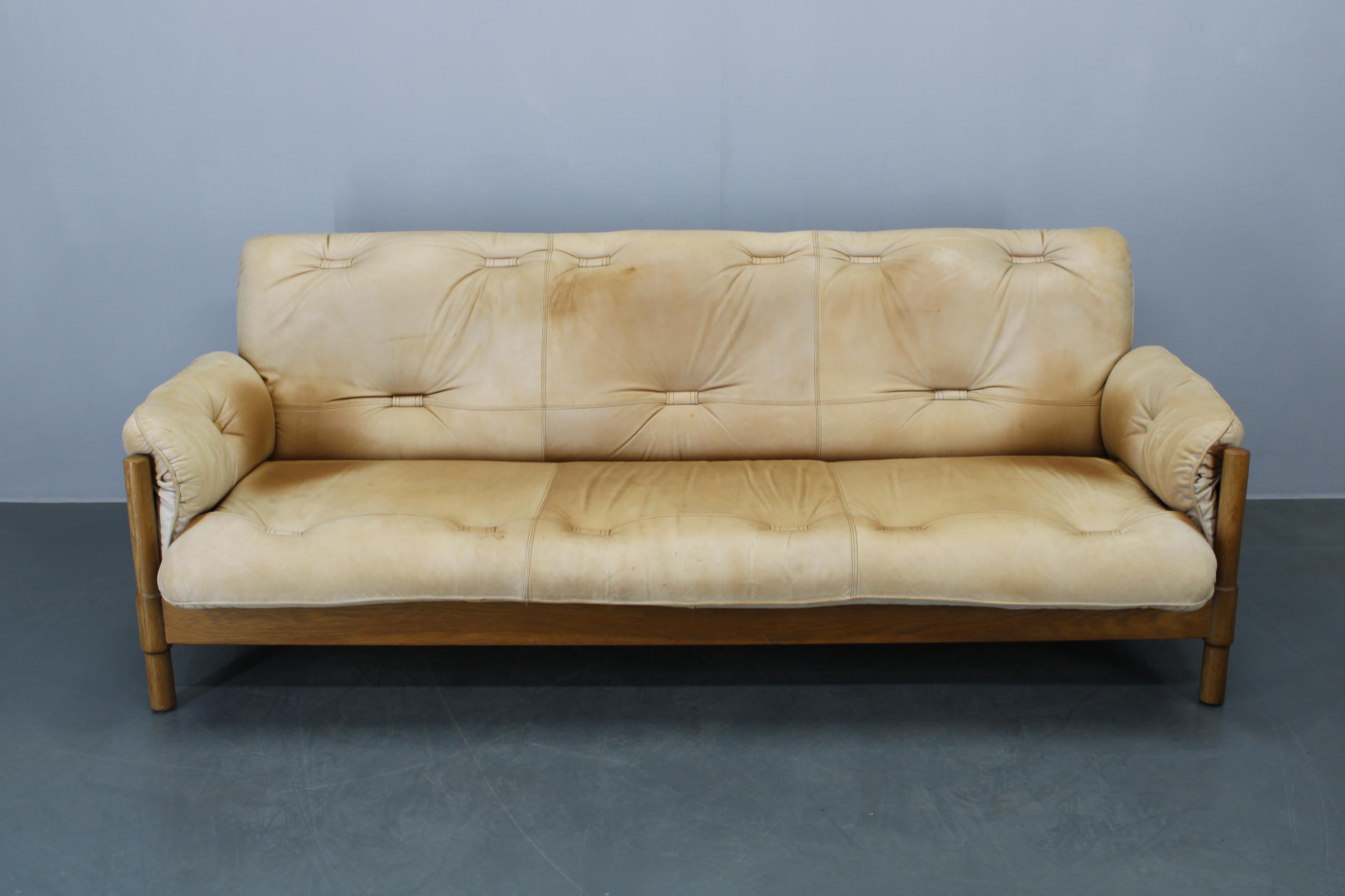  - Good original condition with minor signs of use
 - Armchairs dimensions : Height :75cm ,Seat height 36cm Width :80cm , Depth: 85cm 