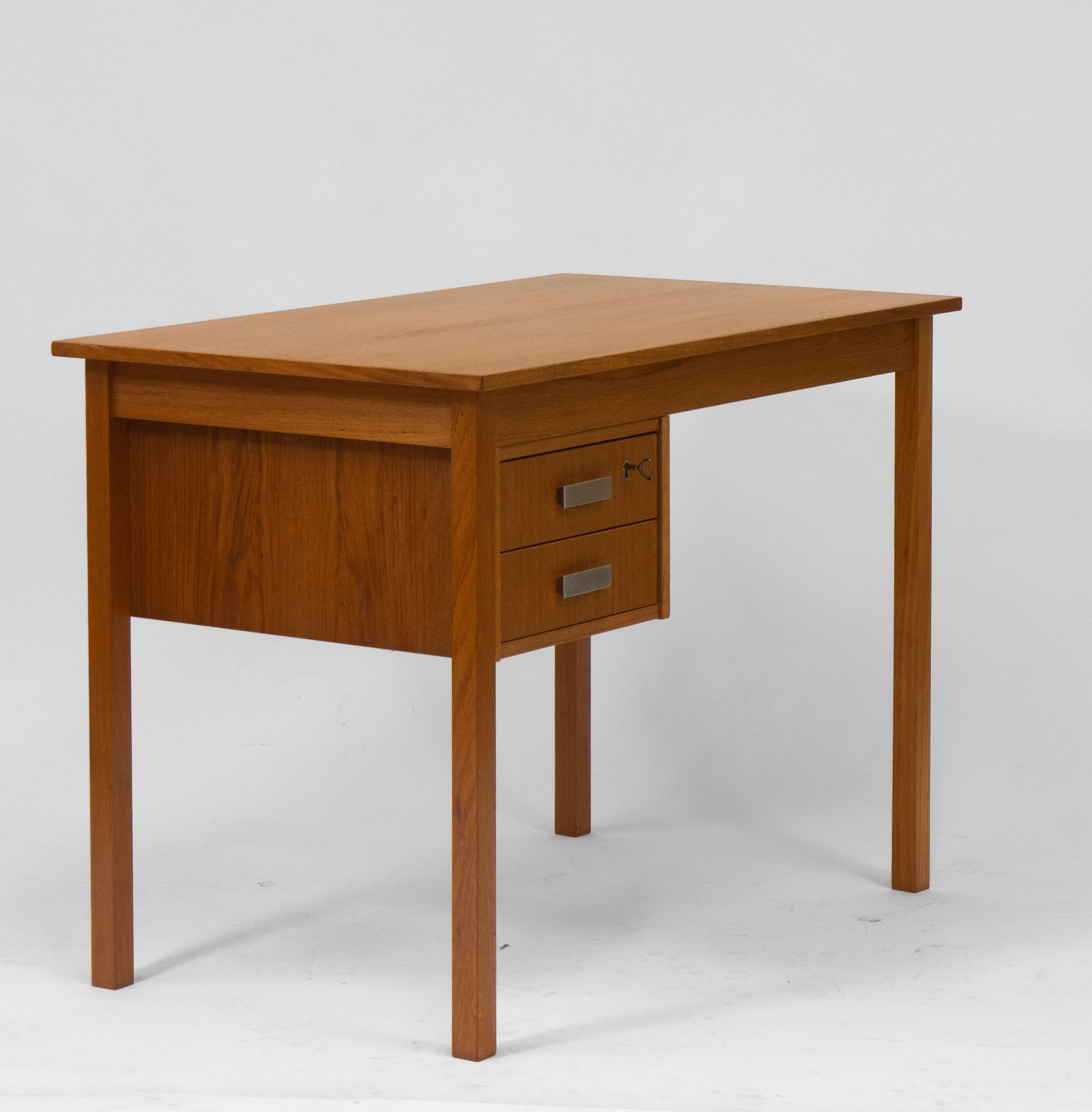 1960s Scandinavian Mid Century Teak Desk 5