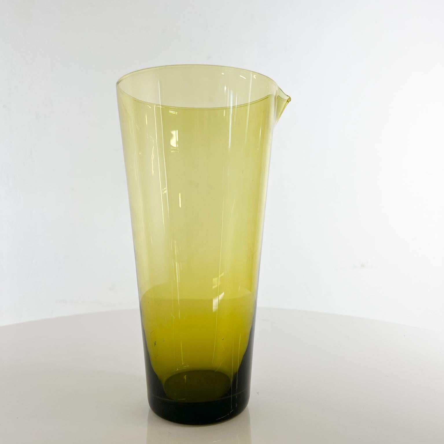 Verre Pichet à glace moderne scandinave en verre vert des années 1960 Iittala Finlande en vente