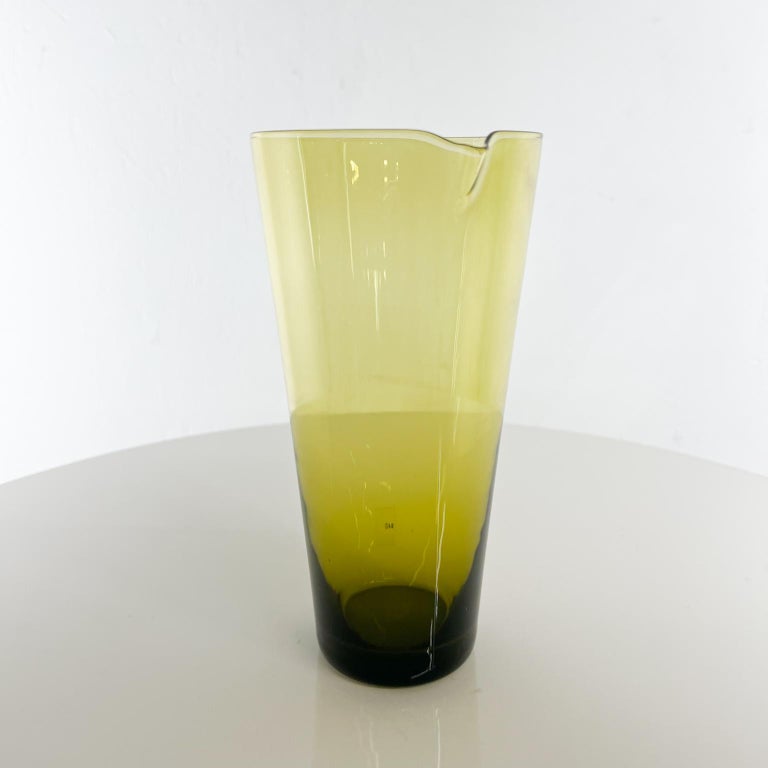 1960s Scandinavian Modern Juice Carafe Green Glass Iittala Finland For Sale 3