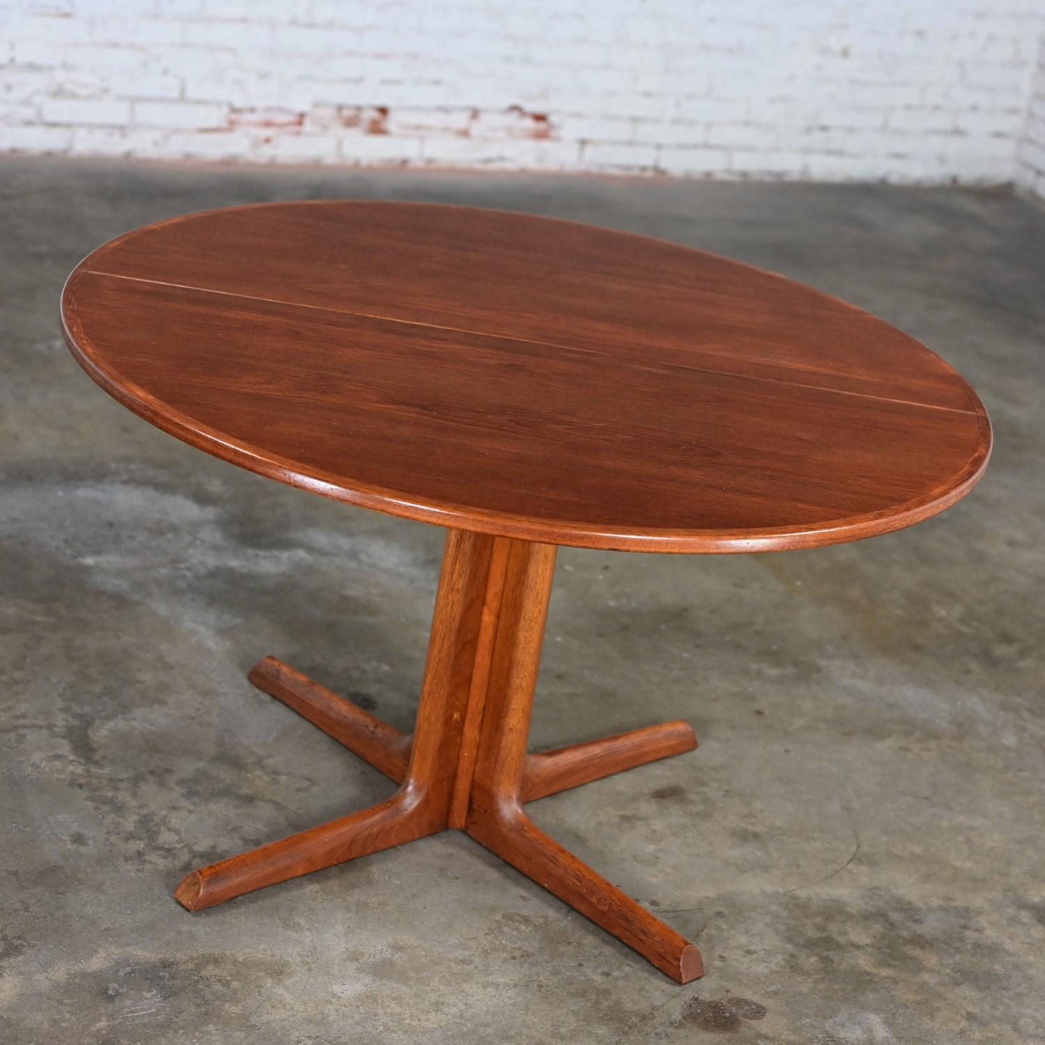 1960er Jahre Skandinavische Moderne Gudme Mobelfabrik Teakholz Ausziehbarer Esstisch im Angebot 15