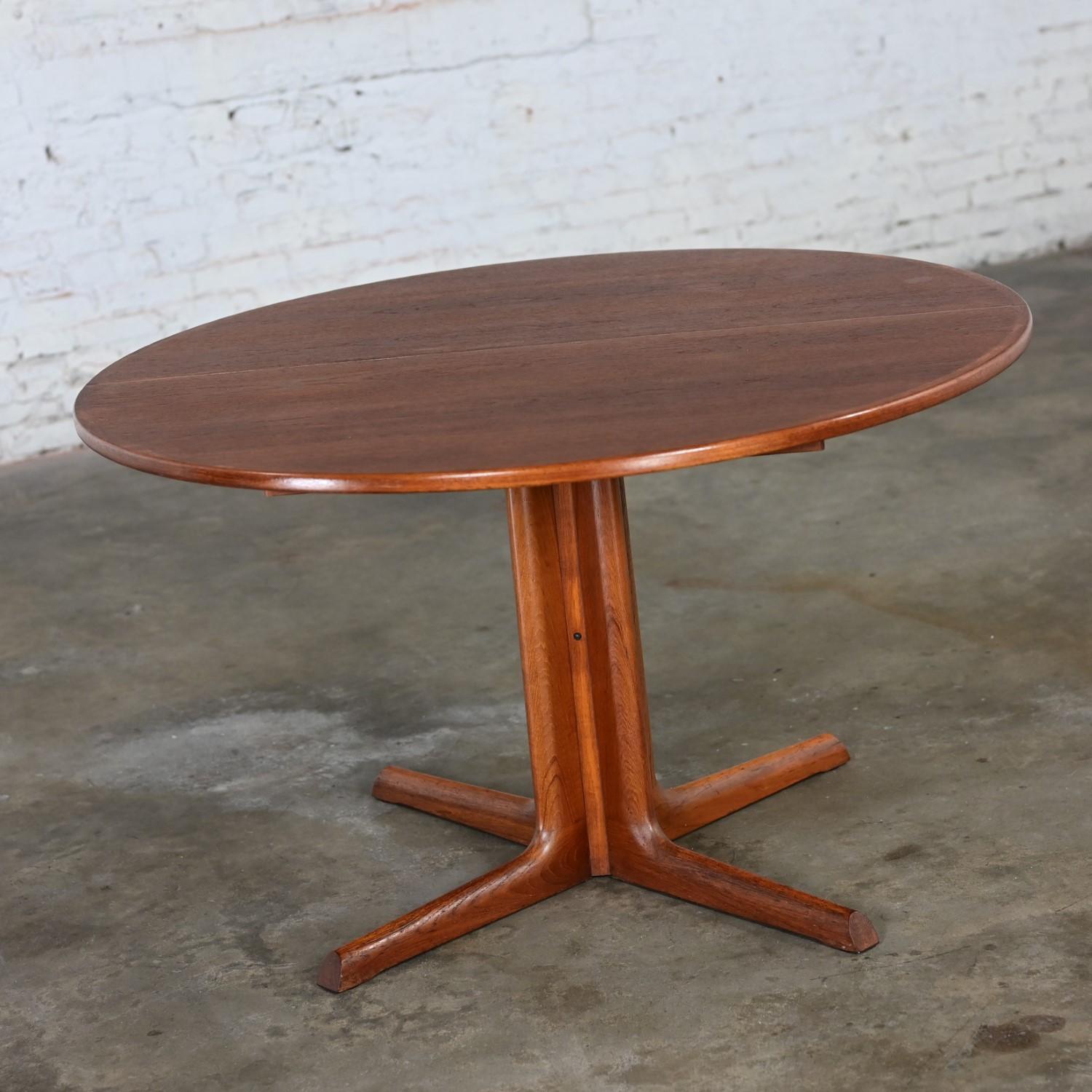 1960er Jahre Skandinavische Moderne Gudme Mobelfabrik Teakholz Ausziehbarer Esstisch (Dänisch) im Angebot