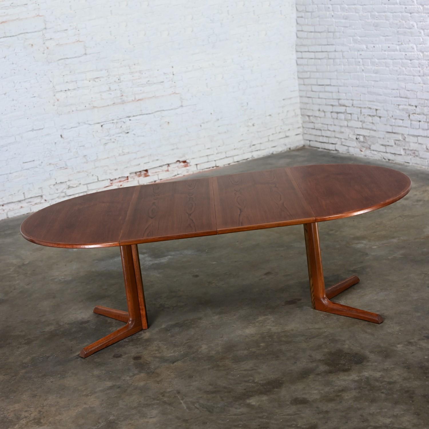 1960er Jahre Skandinavische Moderne Gudme Mobelfabrik Teakholz Ausziehbarer Esstisch im Angebot 2