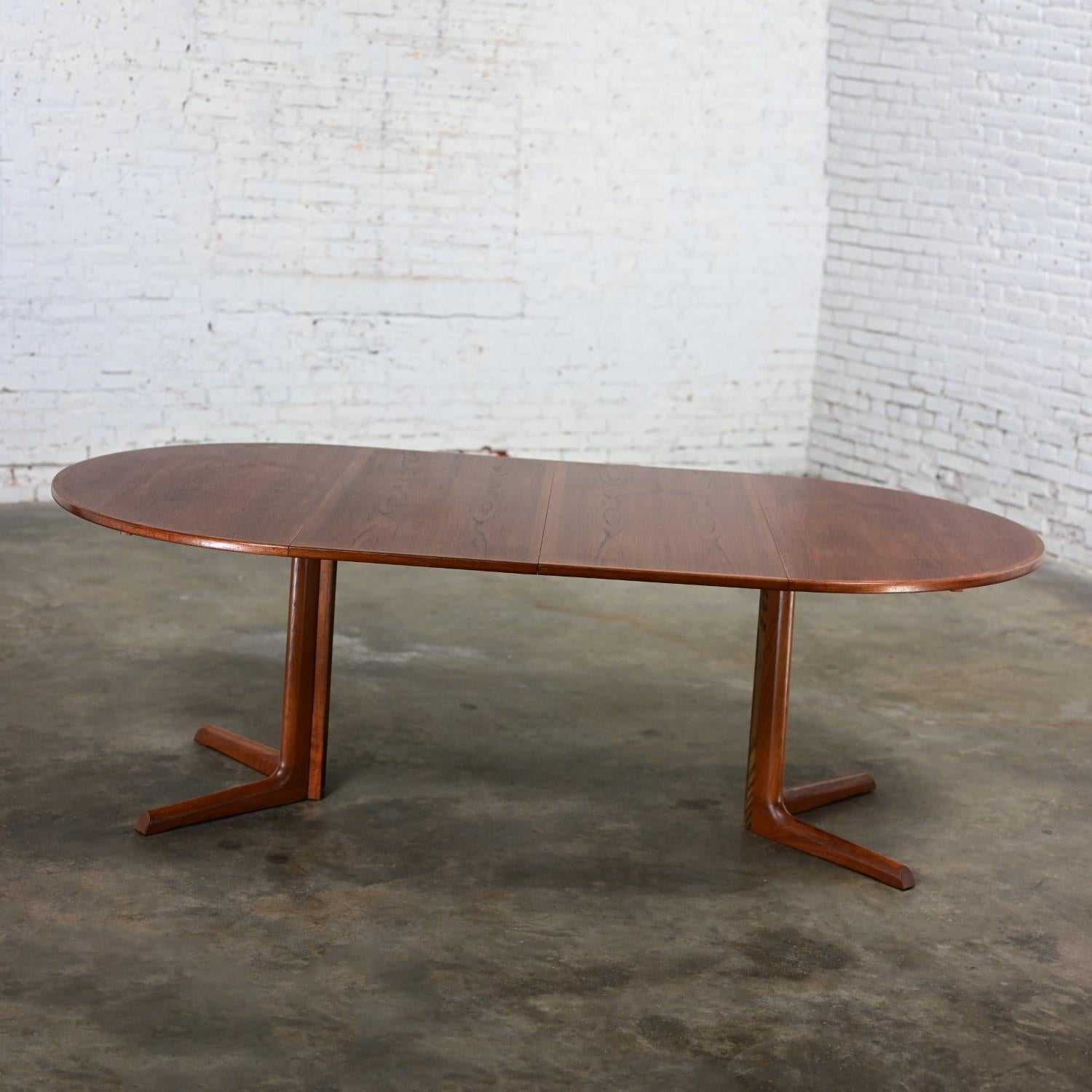 1960er Jahre Skandinavische Moderne Gudme Mobelfabrik Teakholz Ausziehbarer Esstisch im Angebot 3