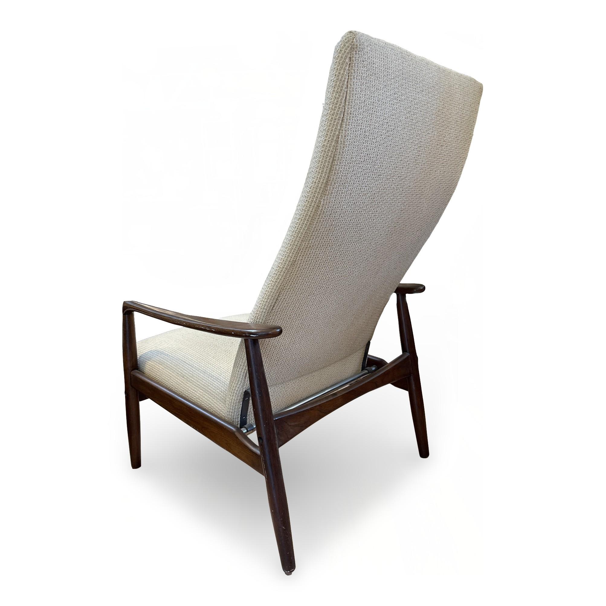 The Modern Scandinavian 1960s Liegesessel mit Ottomane im Angebot 2