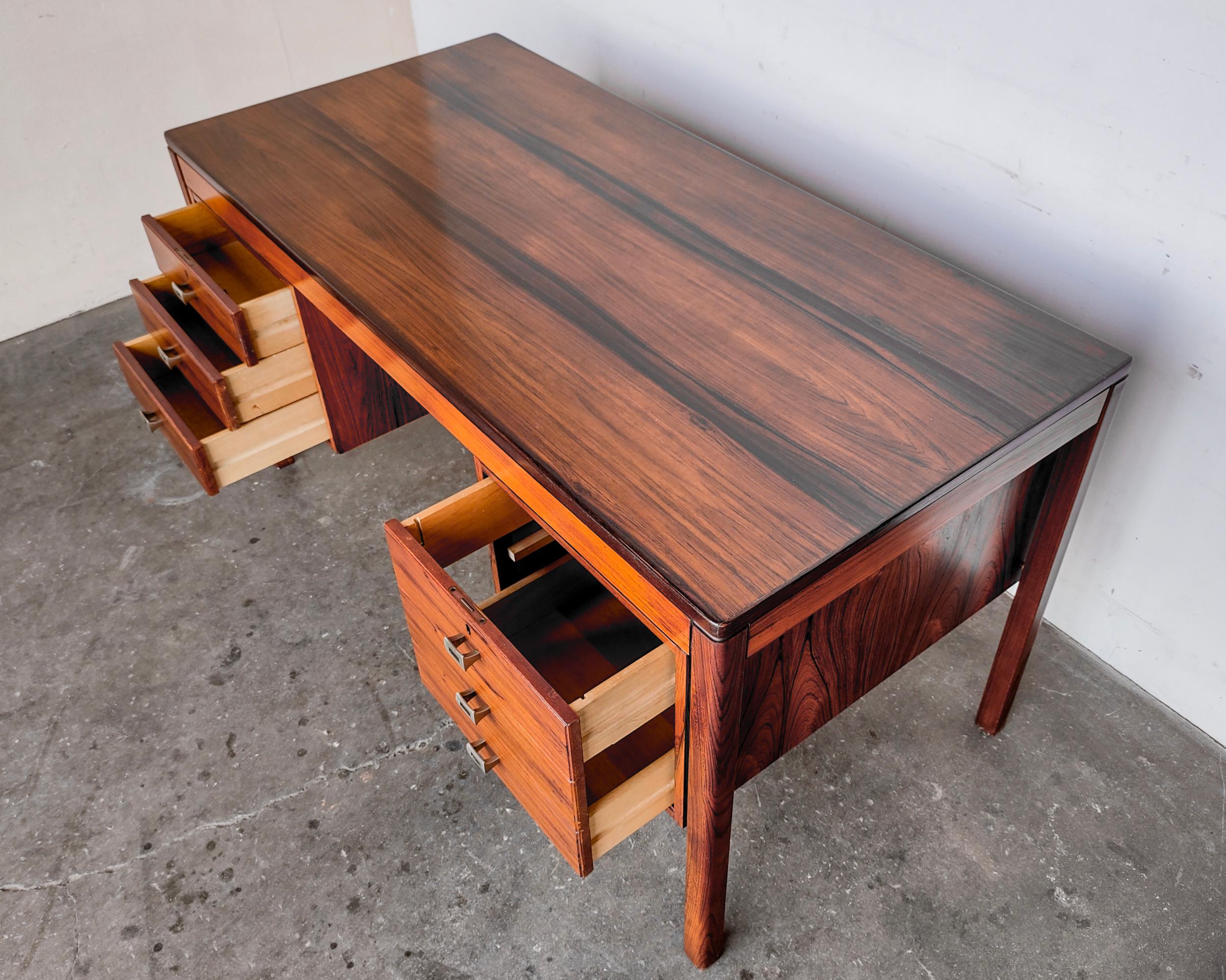 1960s Scandinavian Rosewood Desk Mid-Century Modern 4