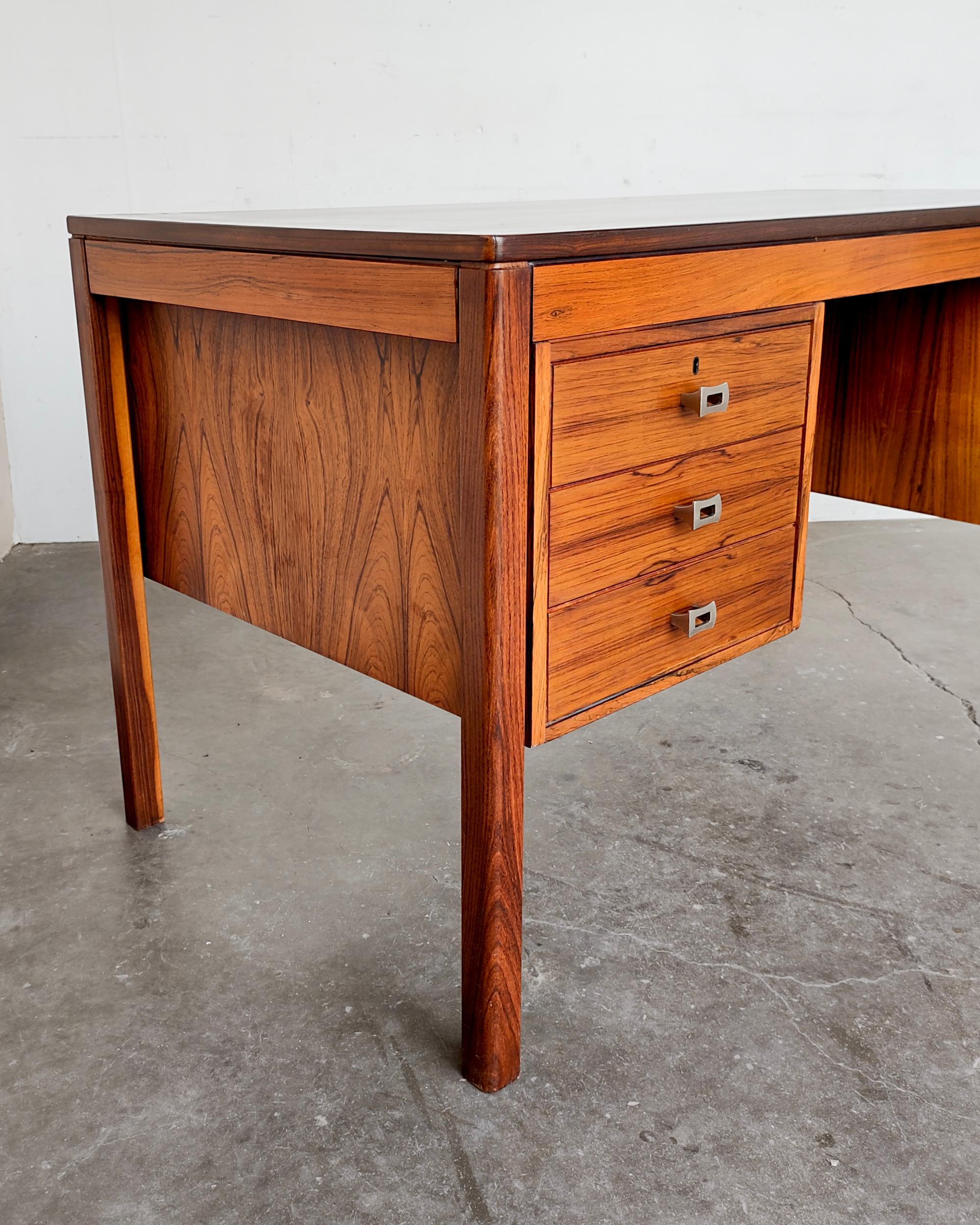 20th Century 1960s Scandinavian Rosewood Desk Mid-Century Modern