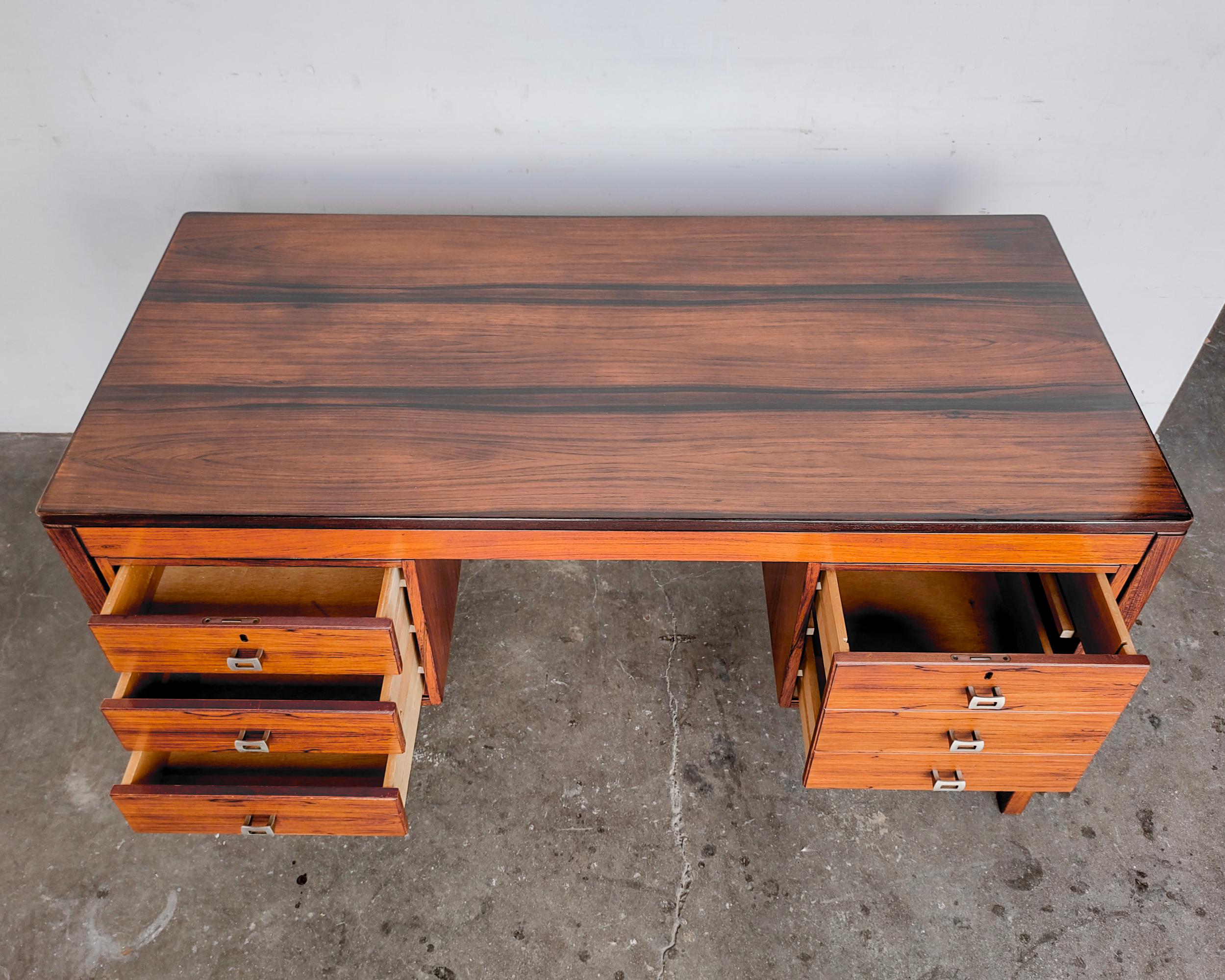 1960s Scandinavian Rosewood Desk Mid-Century Modern 3