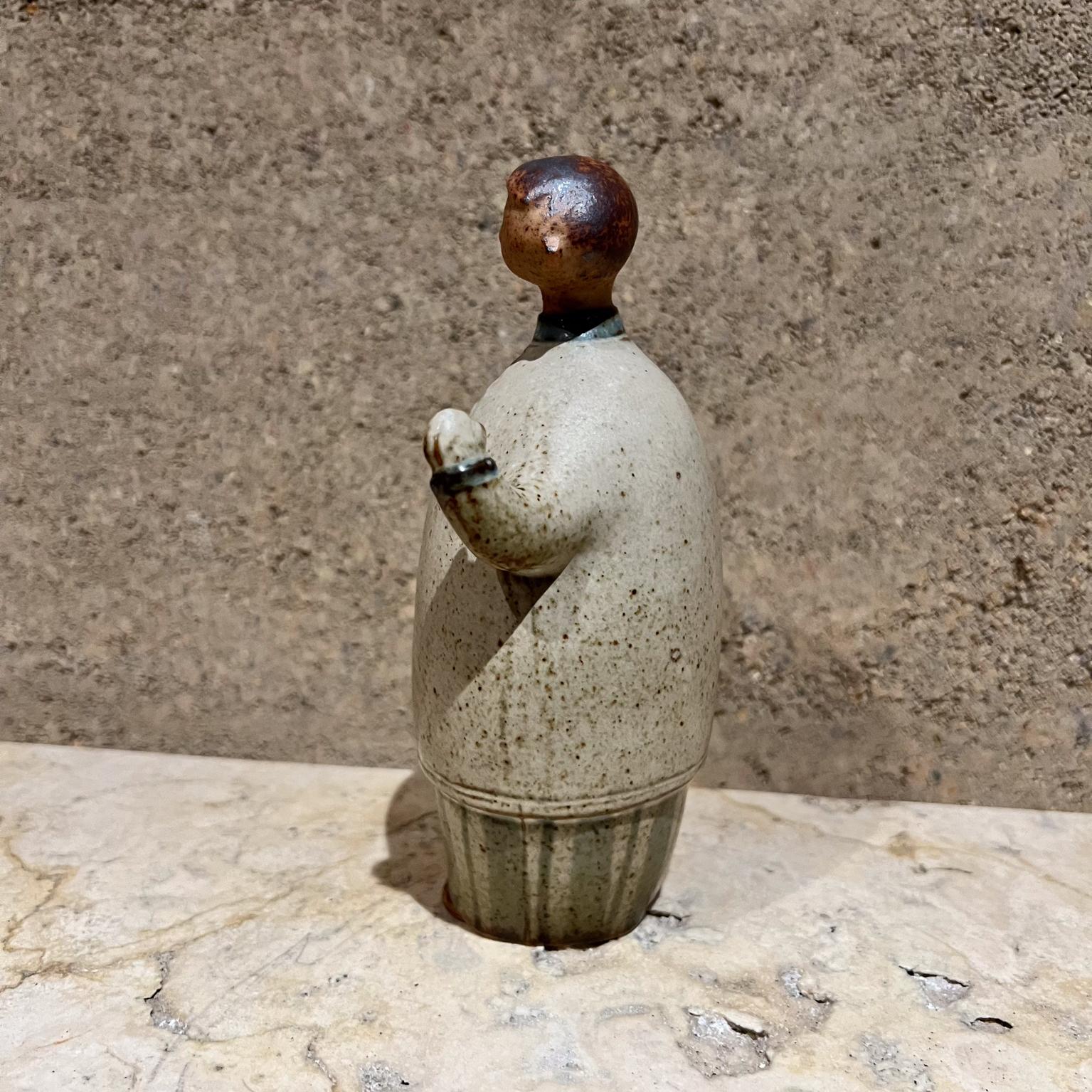 Salero estilo escandinavo años 60 Cerámica artística Fat Guy Moderno de mediados de siglo en venta