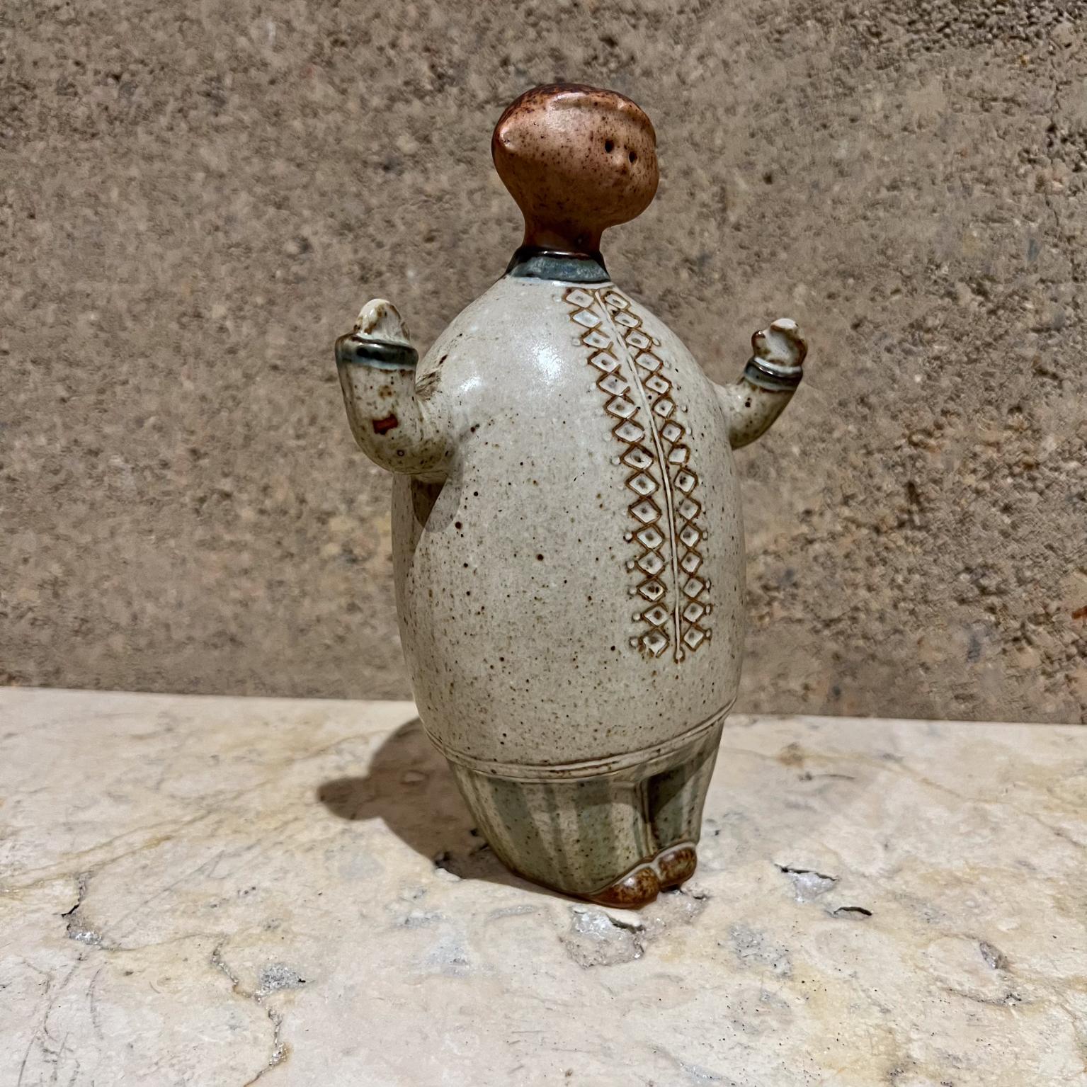 Salero estilo escandinavo años 60 Cerámica artística Fat Guy Alfarería en venta