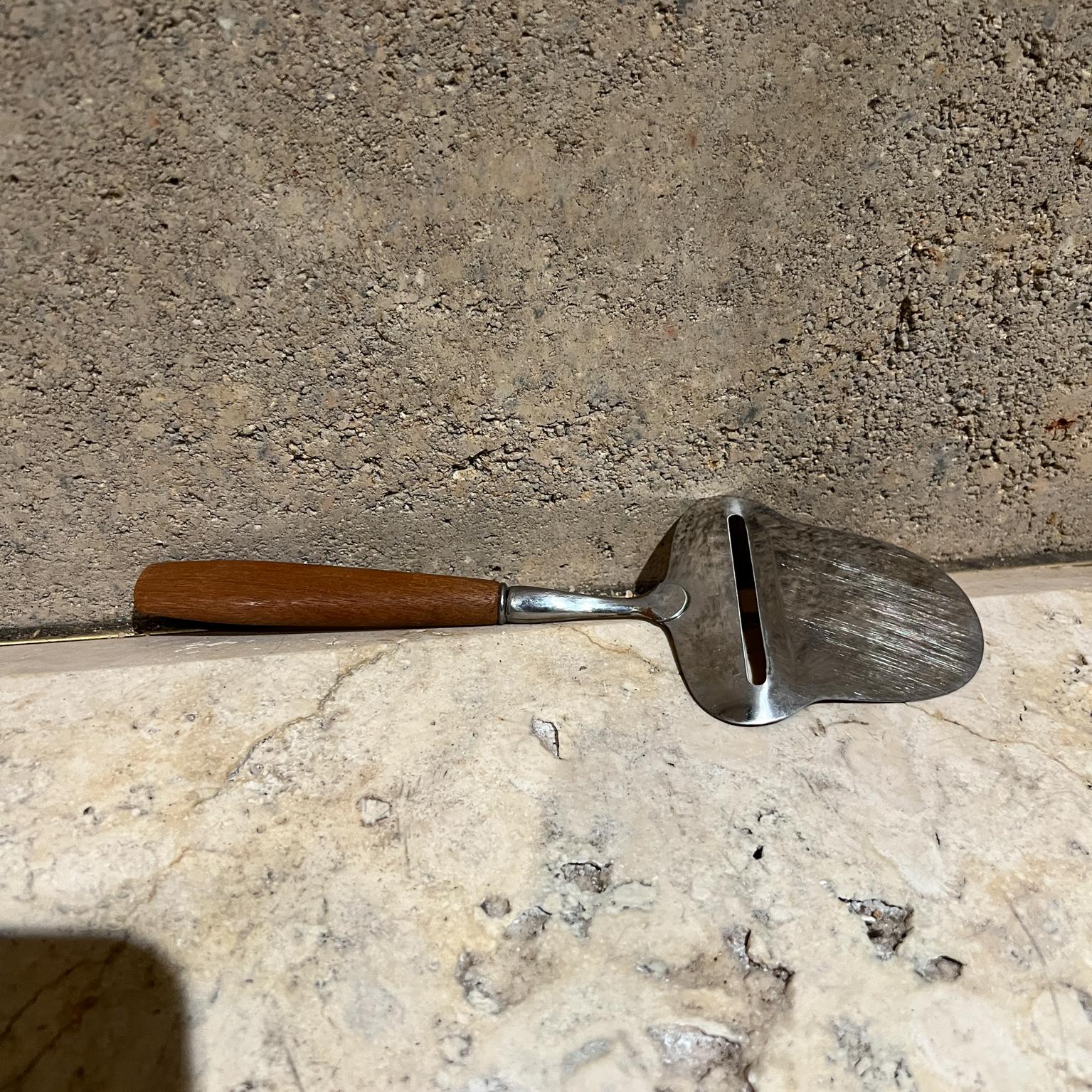 1960s Scandinavian Sculptural Cheese Slicer Spar Norway For Sale 8