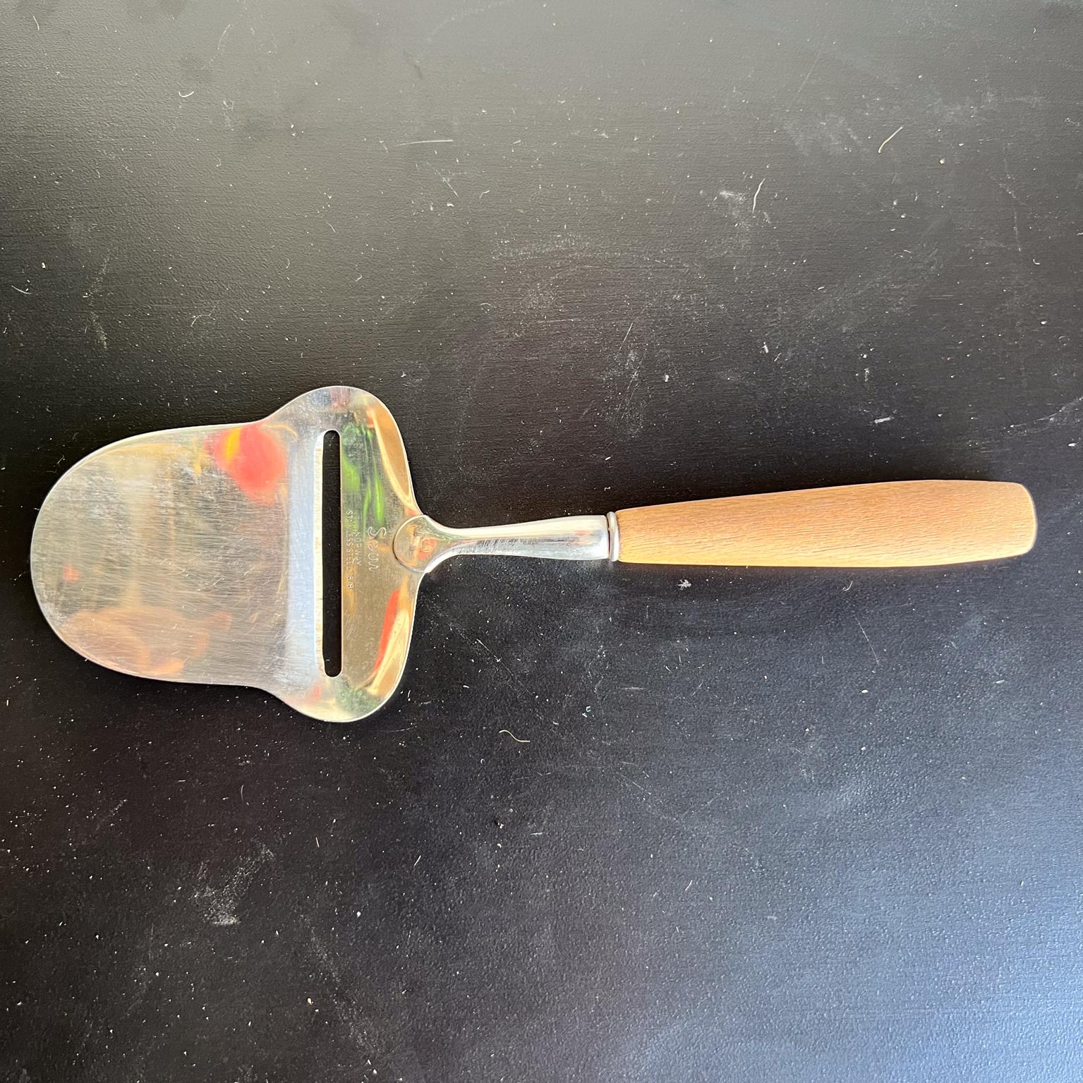 Mid-Century Modern 1960s Scandinavian Sculptural Cheese Slicer Spar Norway For Sale