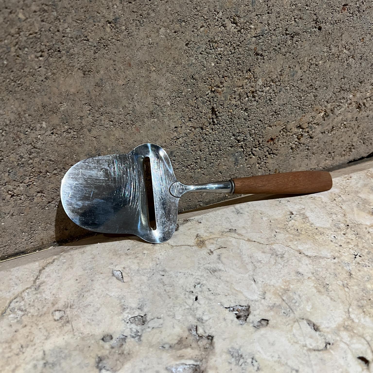 1960s Scandinavian Sculptural Cheese Slicer Spar Norway For Sale 3