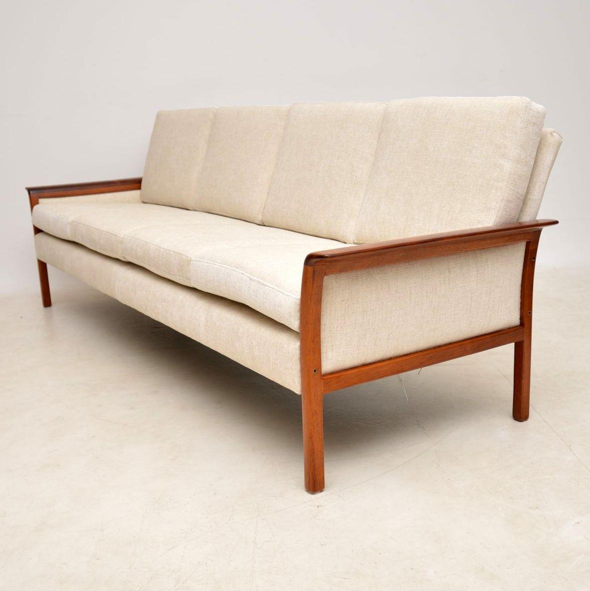 1960s Scandinavian Sofa by Knut Saeter for Vatne Mobler In Excellent Condition In London, GB