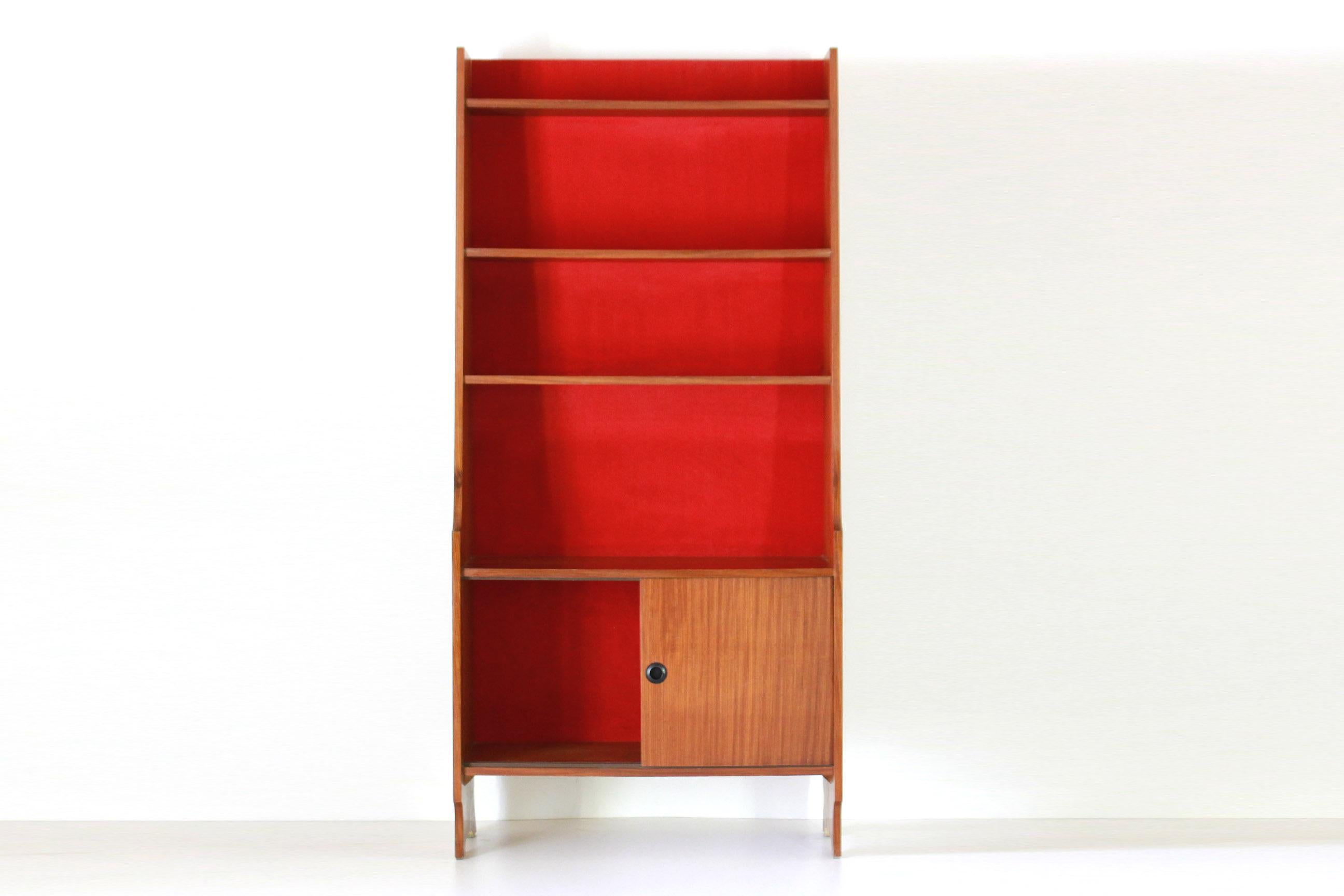 Vintage bookcase, Velvet and wood, Italy 1950s In Good Condition In Ceglie Messapica, IT