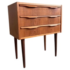 1960’s Scandinavian Teak Chest of Drawers / Bedside Drawers