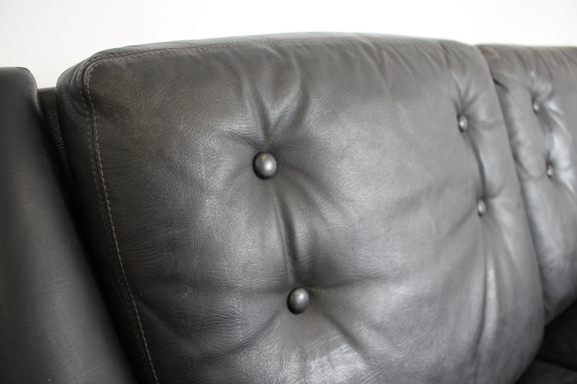 1960s Scandinavian Three-Seat Sofa in Black Leather 3