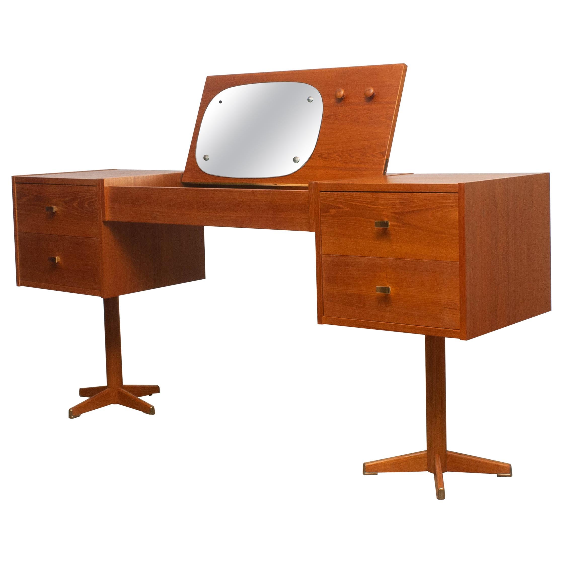 1960s, Scandinavian Vanity Dressing Table Desk in Teak and Brass, Sweden In Good Condition In Silvolde, Gelderland