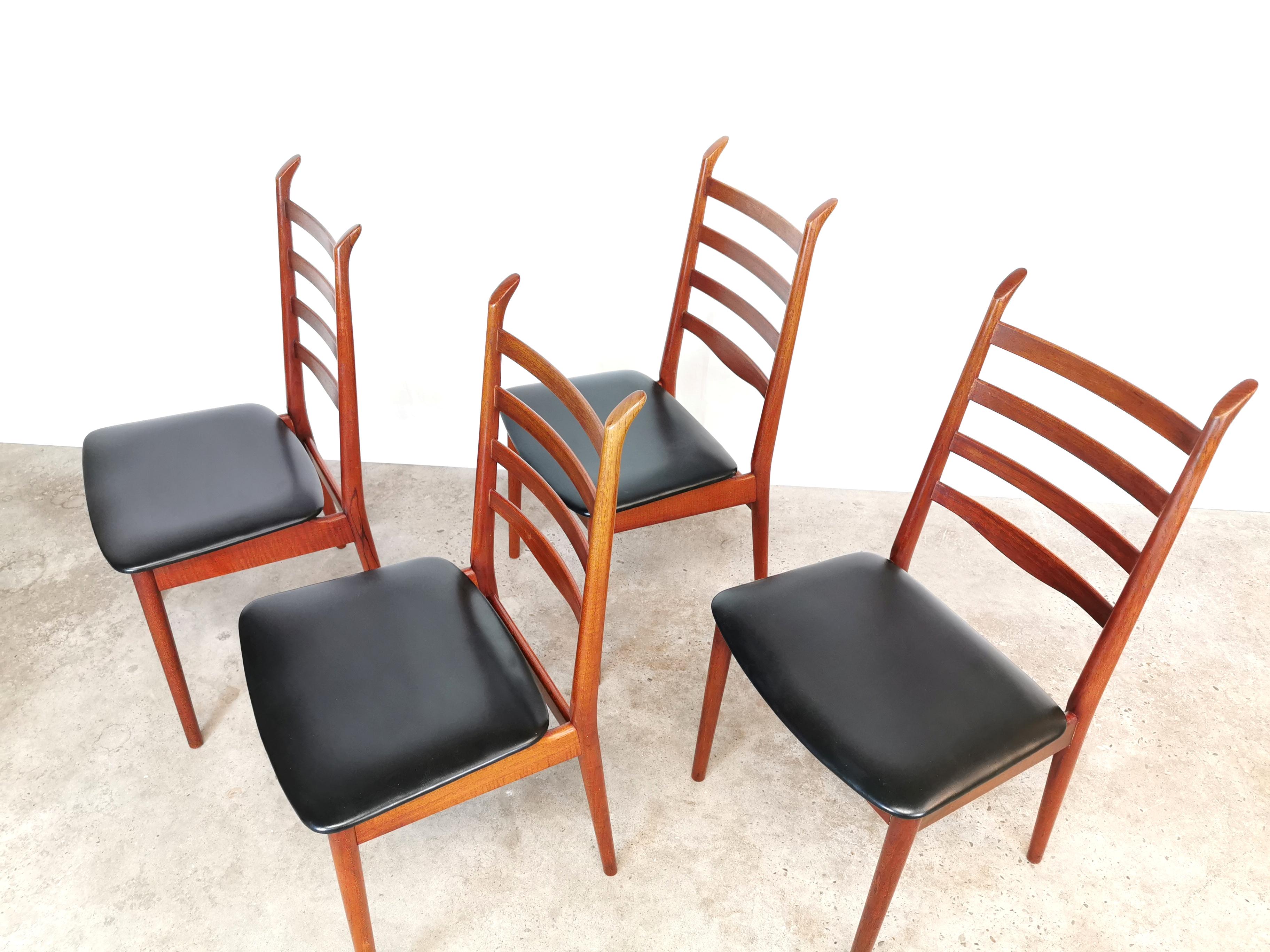 1960s Scantic Mobelvaerk Danish Antler Teak Dining Chairs Midcentury Vintage In Good Condition For Sale In STOKE ON TRENT, GB