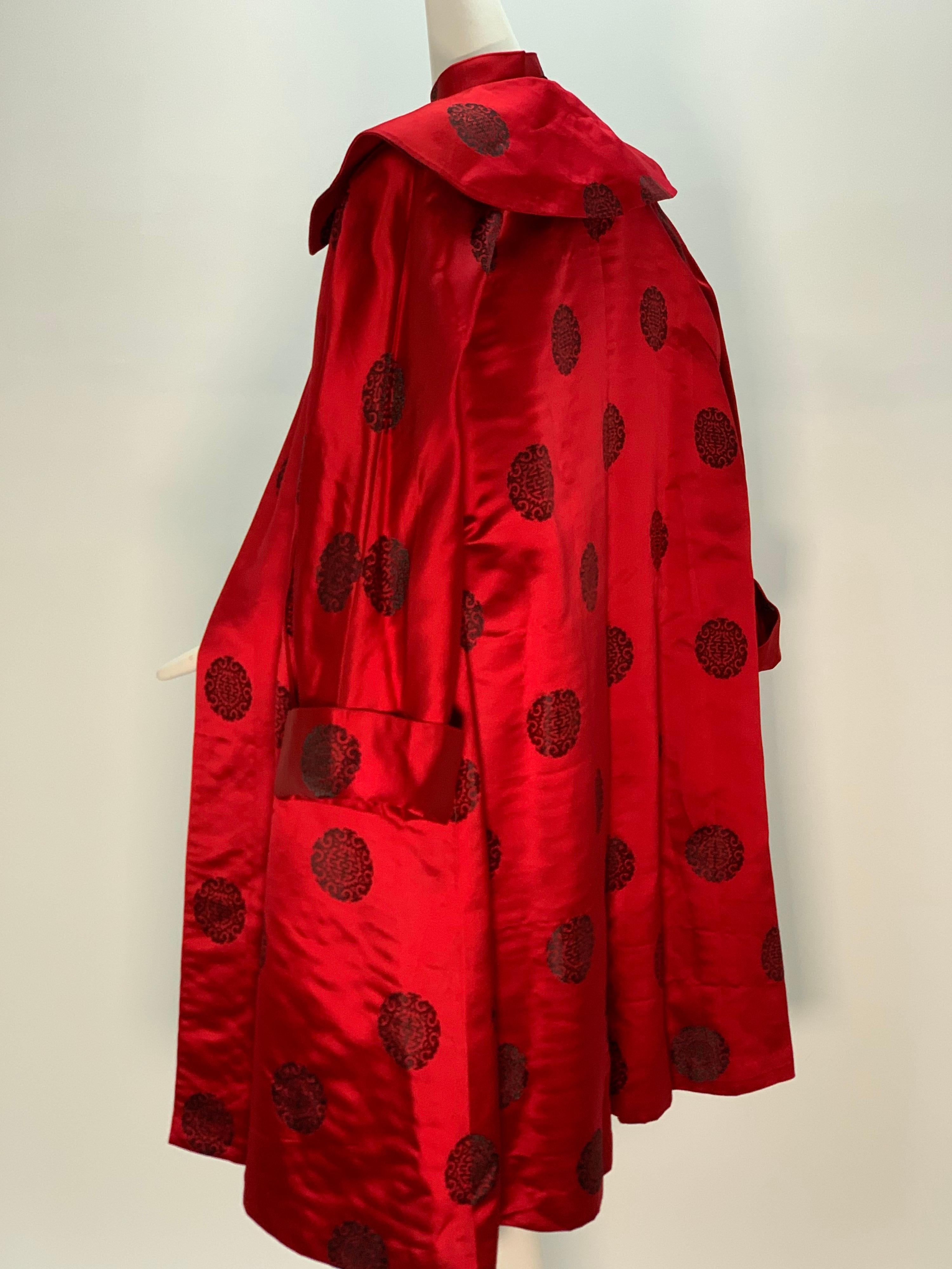 1960s Scarlet Hong Kong Silk Satin Mini Dress Cheongsam and Coat Ensemble  In Excellent Condition In Gresham, OR
