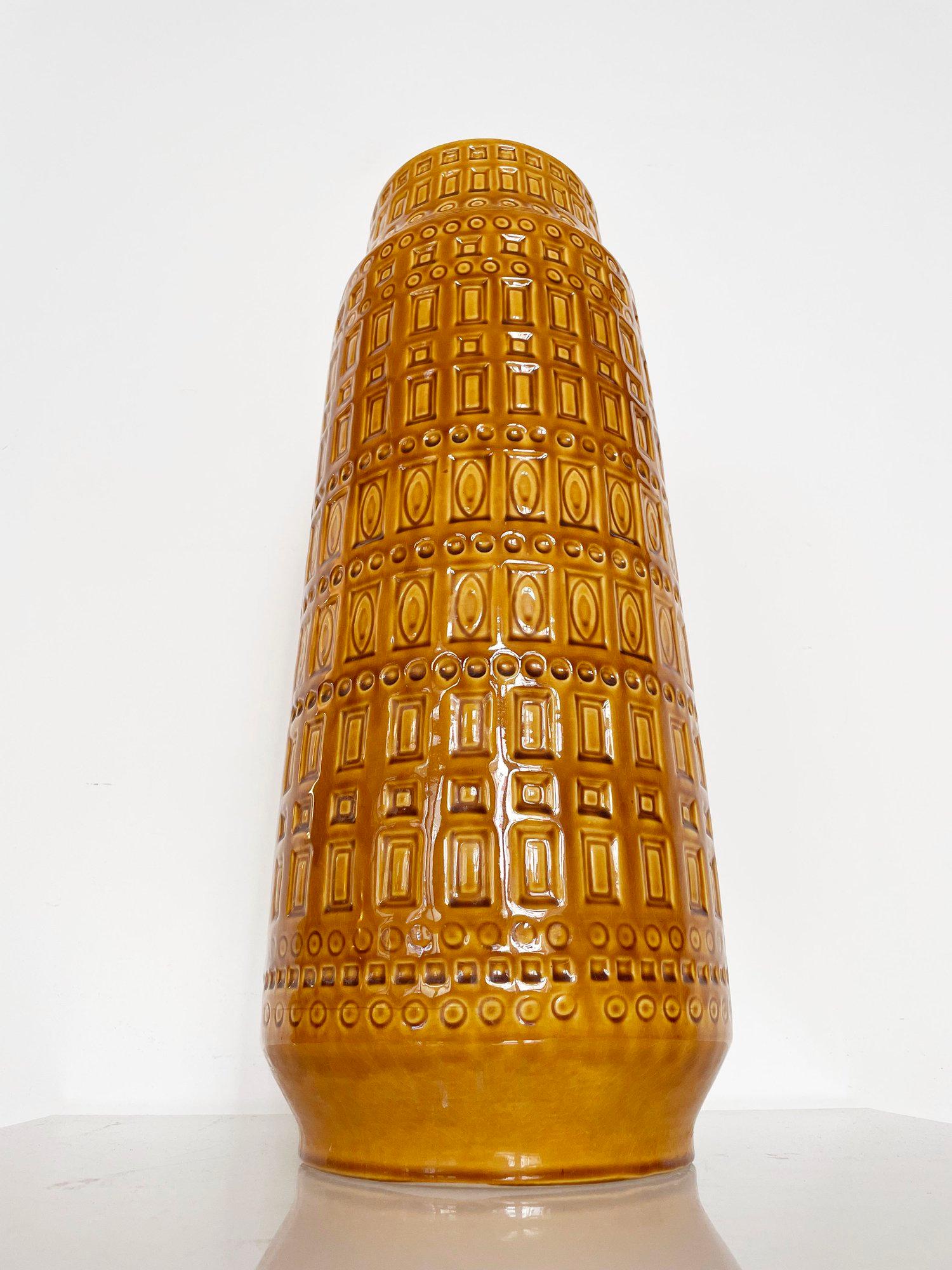 Mid-Century Modern 1960’s Scheurich Keramik West German Ceramic ‘Inka’ Vase 260-52 For Sale