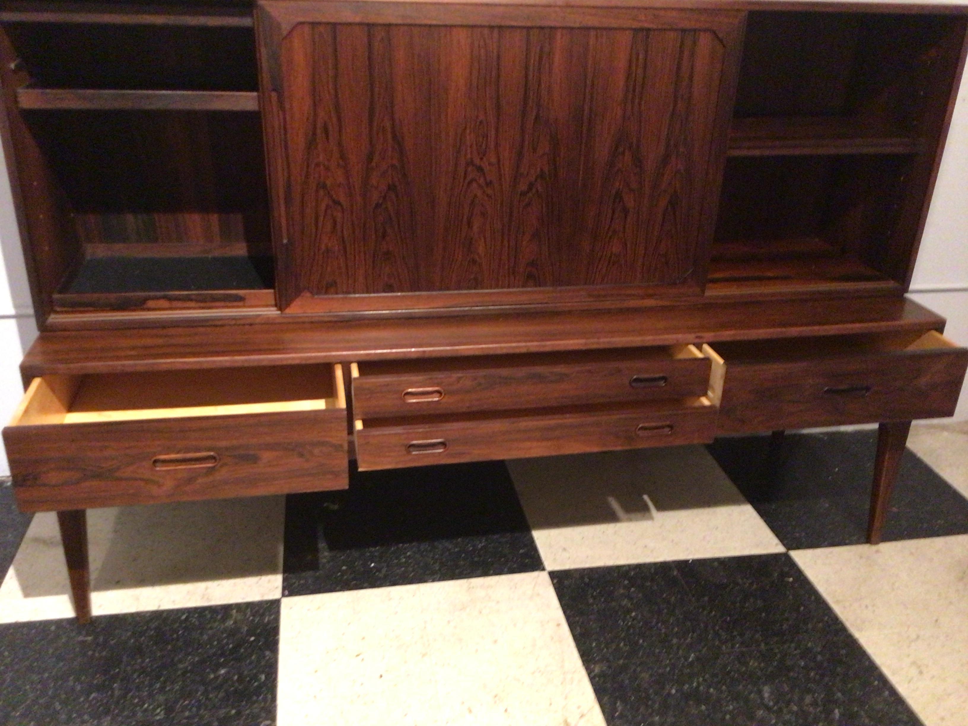1960s Schou Anderson Mobelfabrik Rosewood Credenza / Bookcase In Good Condition For Sale In Tarrytown, NY
