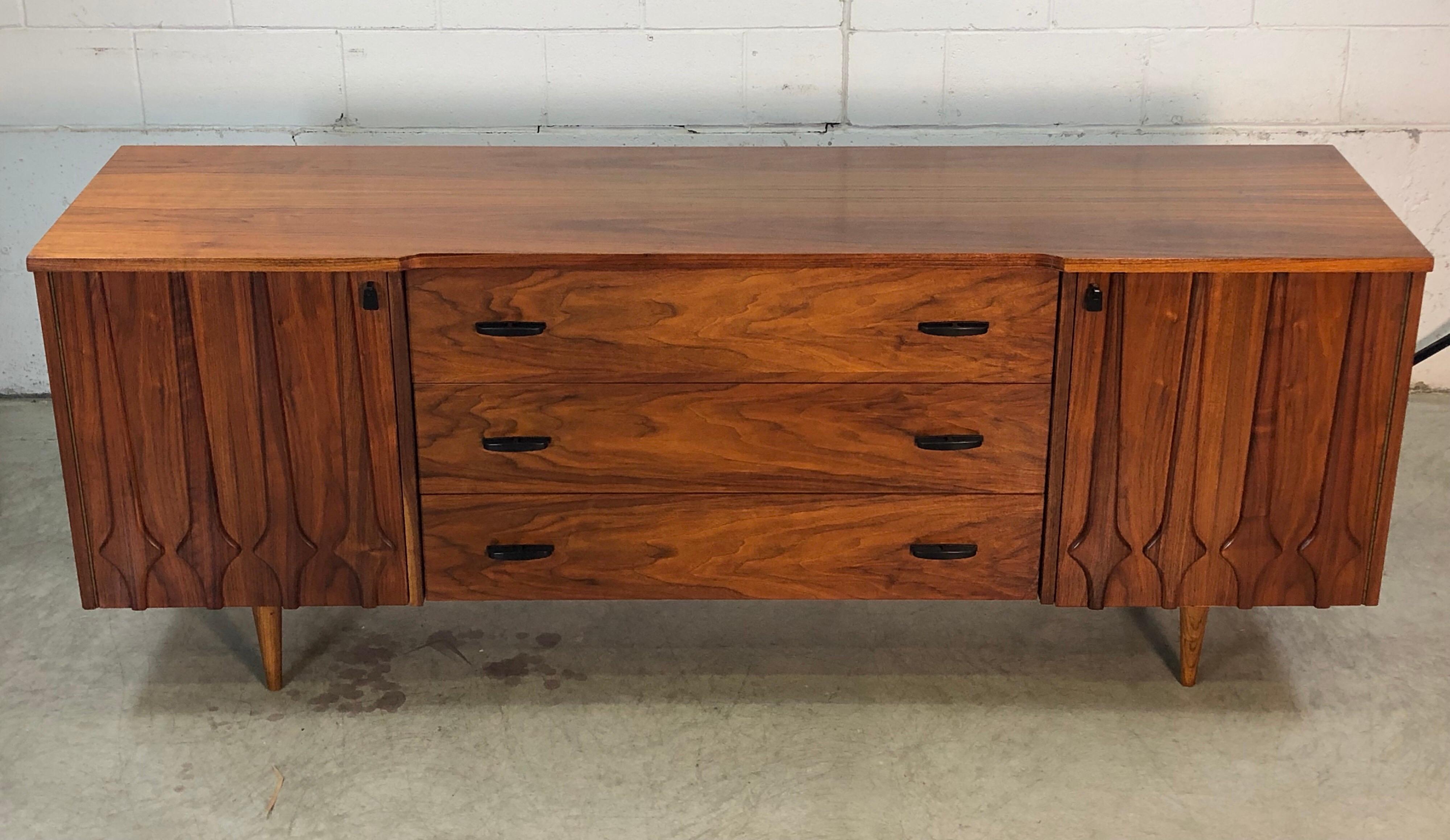 1960s Sculpted Walnut Long Nine Drawer Dresser In Good Condition For Sale In Amherst, NH