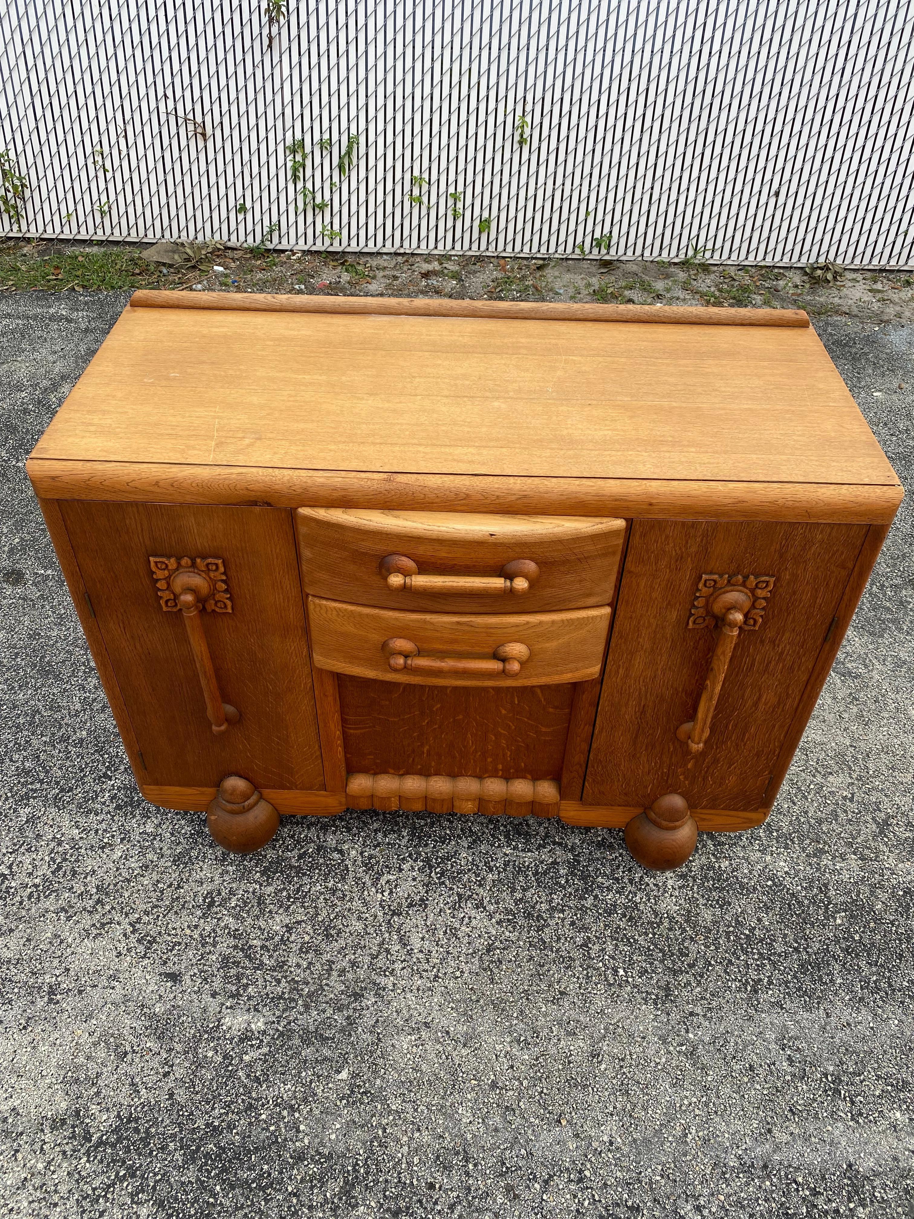 Metà XX secolo Credenza scultorea degli anni '60 in stile Art Deco in vendita