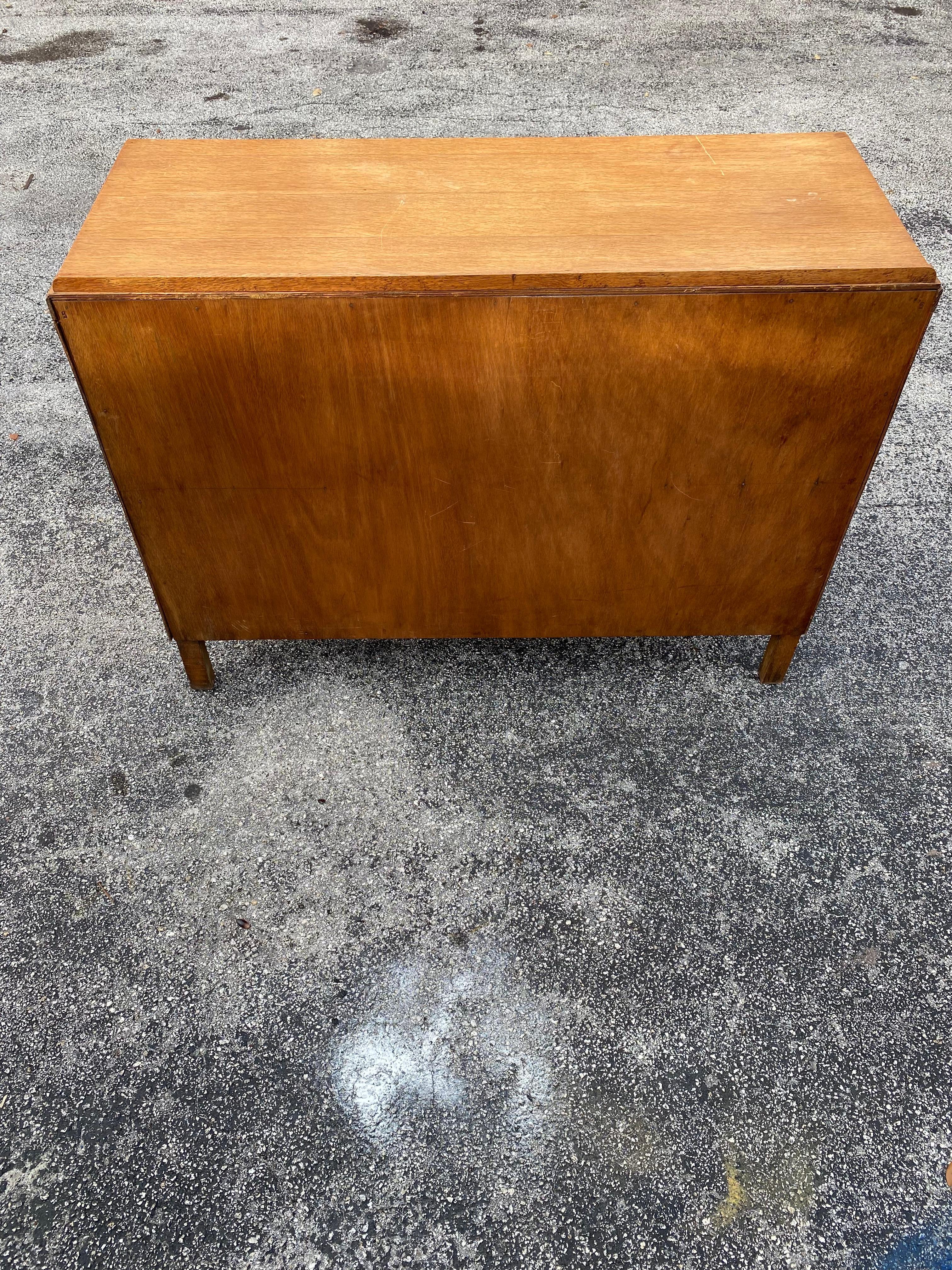 Credenza scultorea degli anni '60 in stile Art Deco in vendita 1