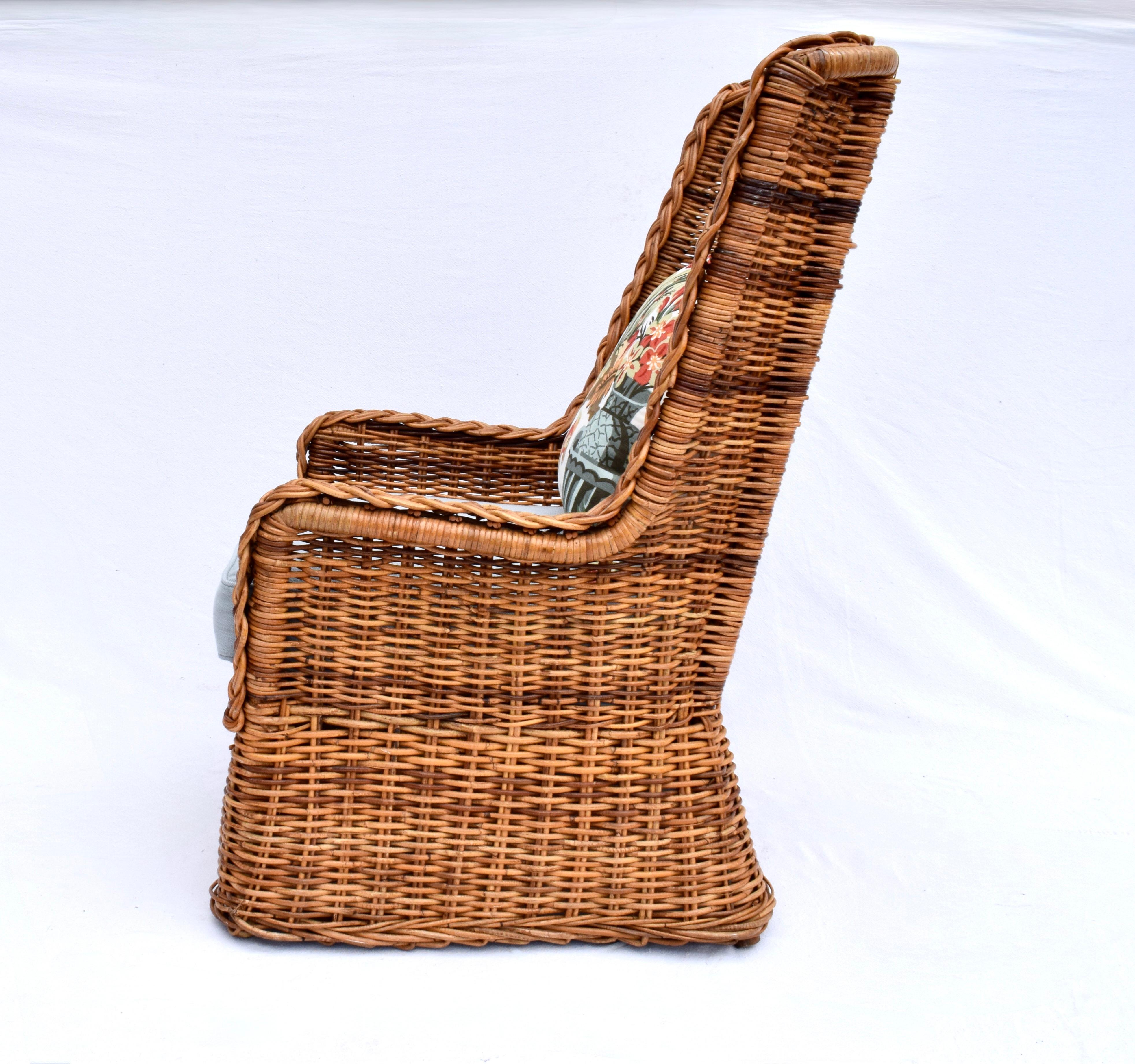 1960s Sculptural Braided Wingback Rattan Chair & Ottoman Set (20. Jahrhundert) im Angebot