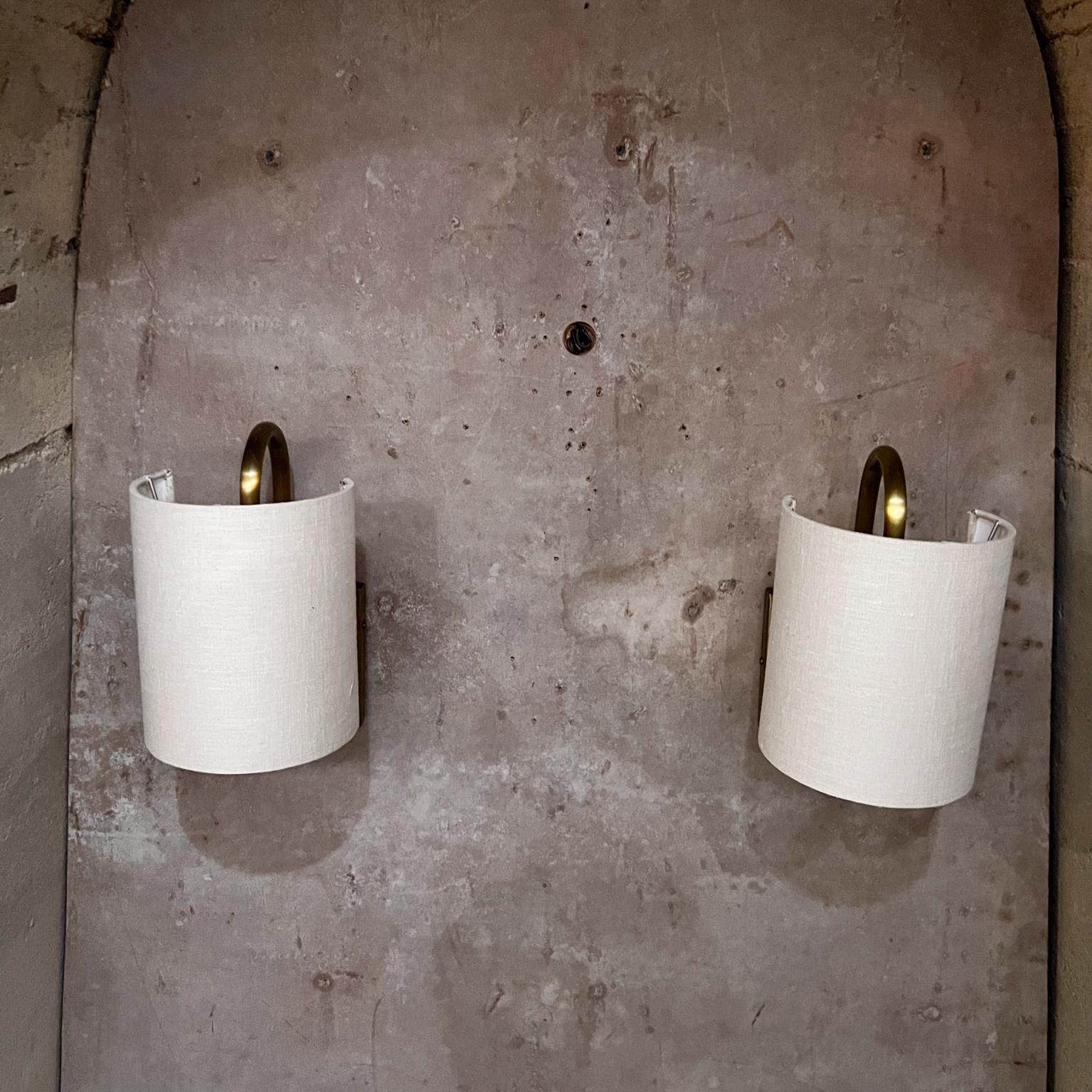 1960s Sculptural Brass Modern Minimalist Wall Sconce Lamps For Sale 4