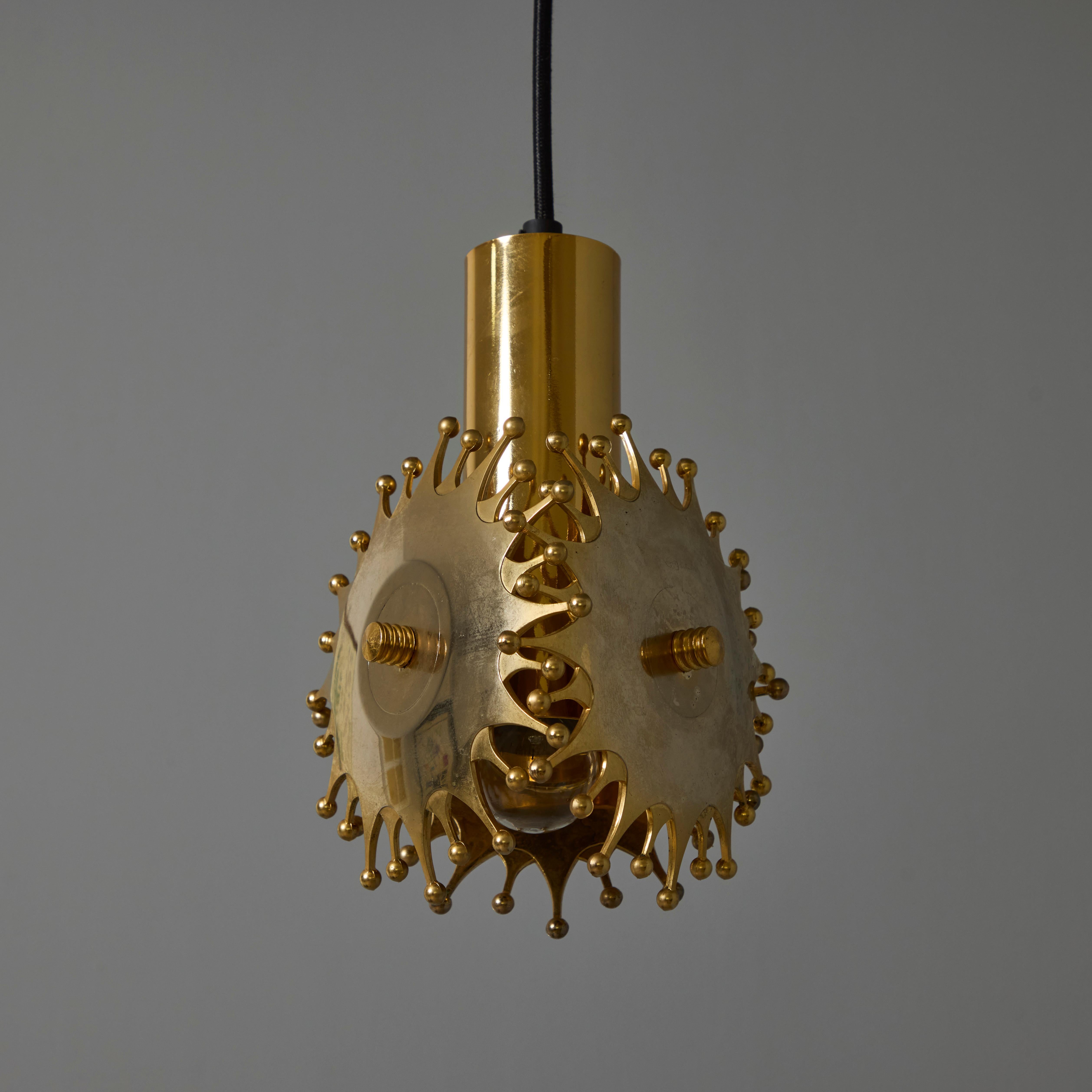1960s Sculptural Brass Pendant Lamp by Armatur Hantverk Tibro, Sweden (Schwedisch) im Angebot