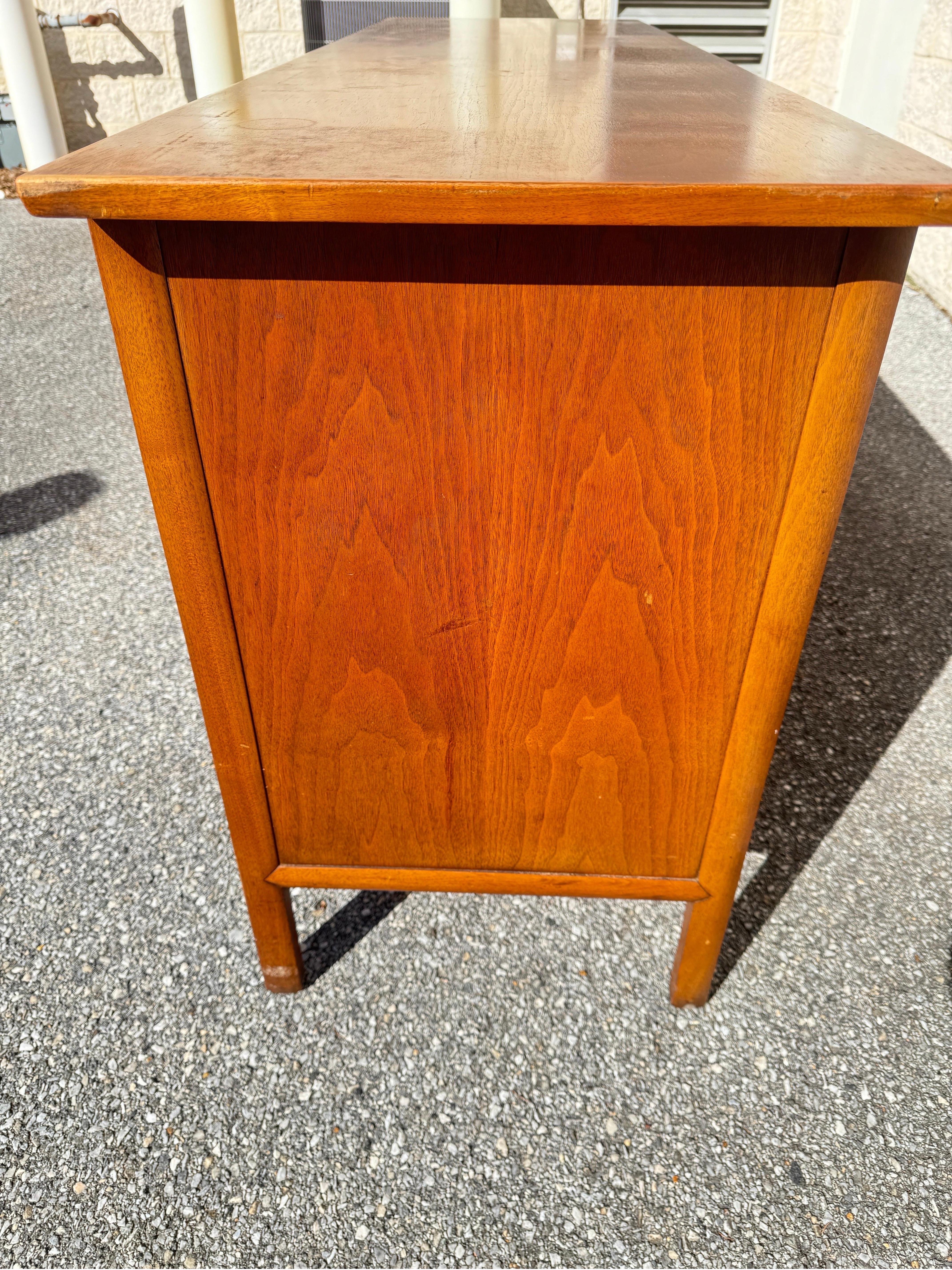 1960s Sculptural Credenza Sideboard by Drexel In Good Condition For Sale In Elkton, MD