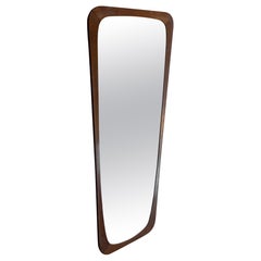 Skulpturaler Wandspiegel im dänischen Modern-Stil der 1960er Jahre aus Teakholz