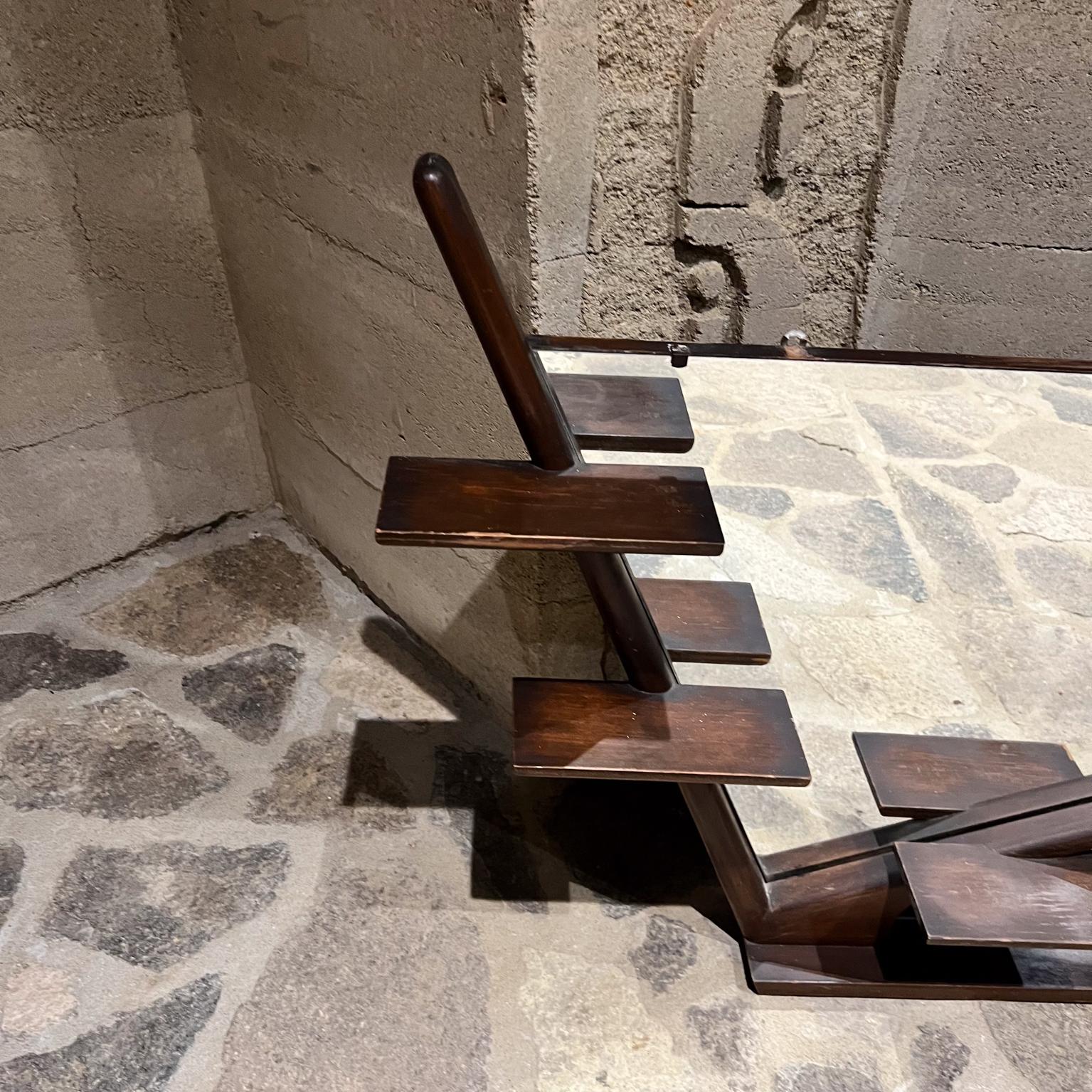 Specchio da parete scultoreo in mogano degli anni '60 Eugenio Escudero Città del Messico in vendita 3