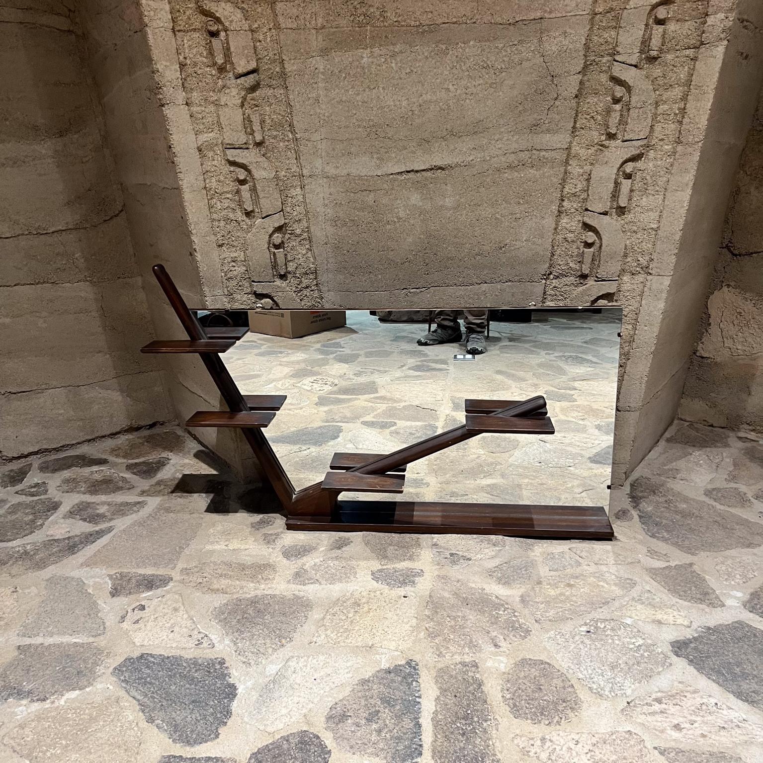 Specchio da parete scultoreo in mogano degli anni '60 Eugenio Escudero Città del Messico in vendita 4