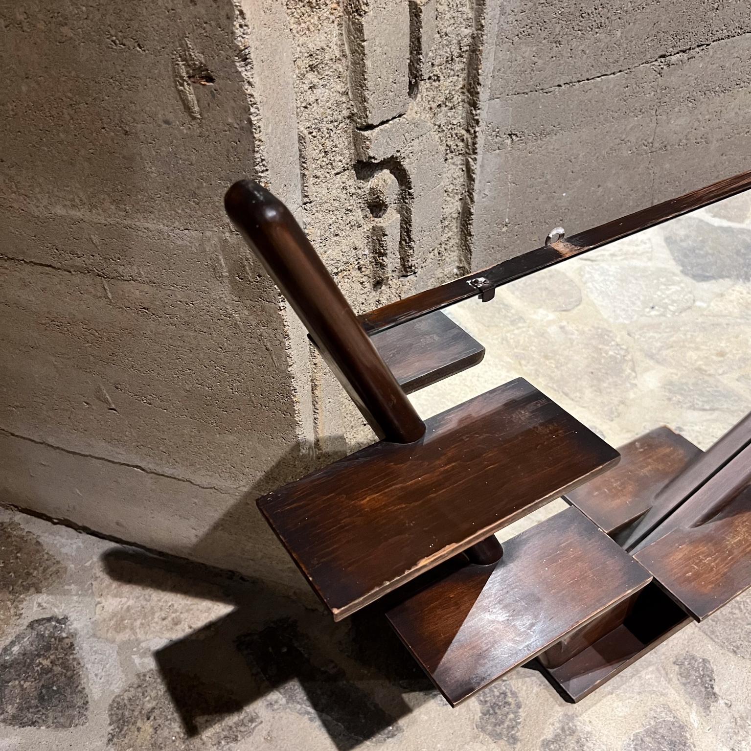 Metà XX secolo Specchio da parete scultoreo in mogano degli anni '60 Eugenio Escudero Città del Messico in vendita