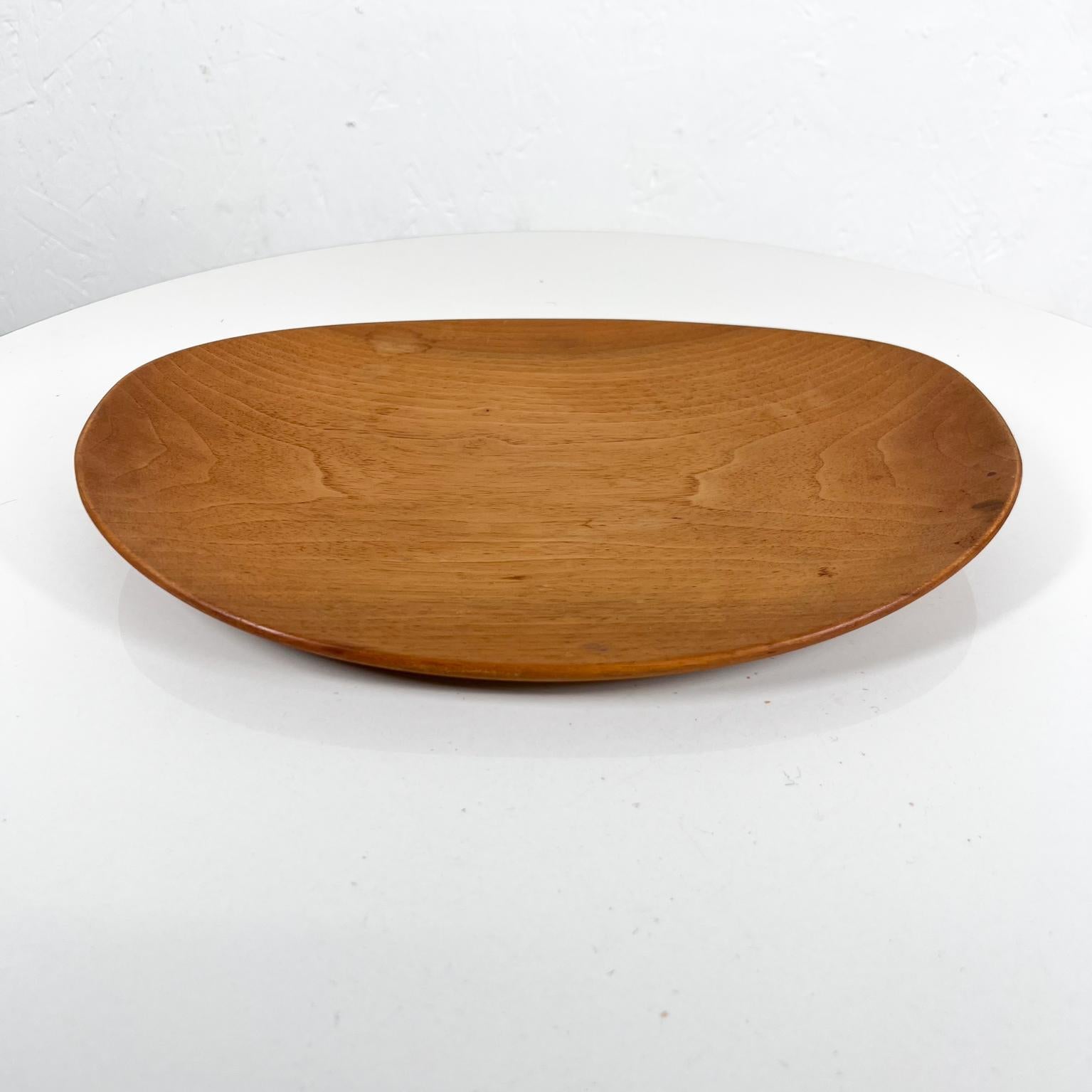 1960s Sculptural Oval Platter Cherry Wood Plate Serving Tray In Good Condition In Chula Vista, CA