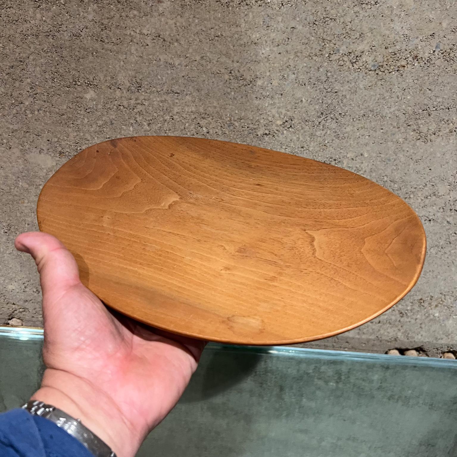1960s Sculptural Oval Platter Solid Wood Plate Serving Tray In Good Condition For Sale In Chula Vista, CA