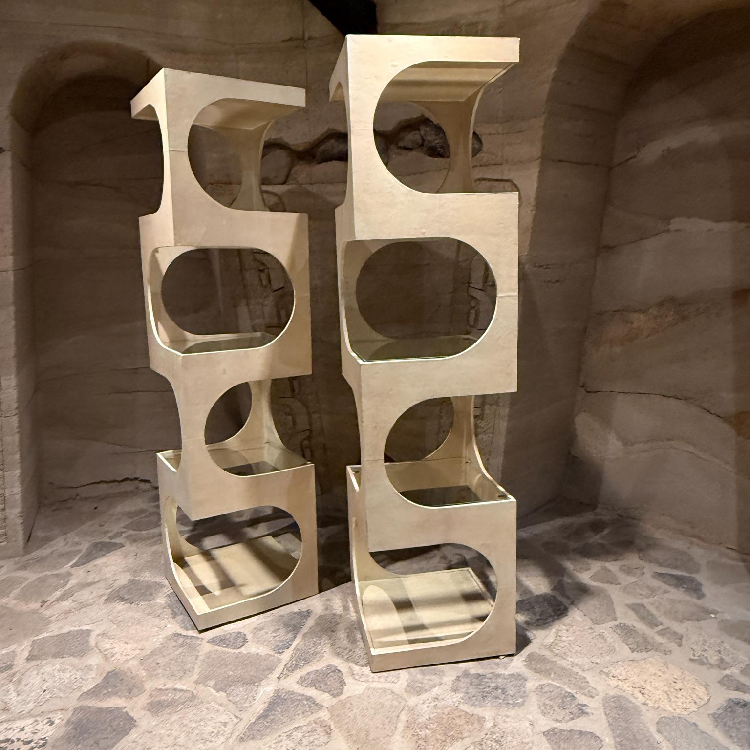 Mid-Century Modern 1960s Sculptural Pair Étagère Roger Sprunger for Dunbar For Sale