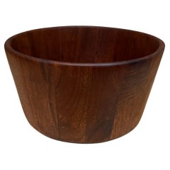 1960s Sculptural Staved Solid Walnut Wood Bowl (bol sculptural en bois de noyer massif)