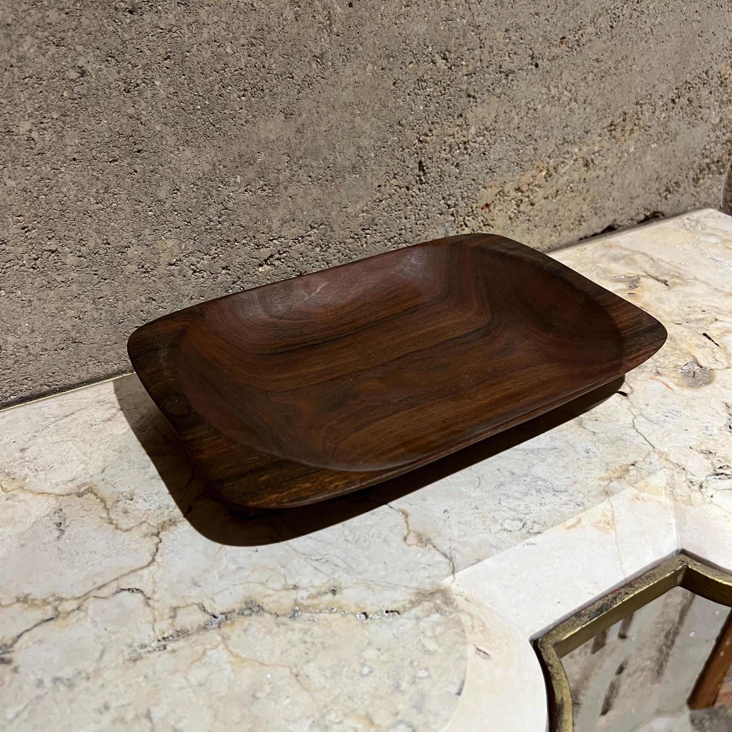Cuenco escultórico de madera de los años 60 Forma orgánica Según Alexandre Noll mediados del siglo XX en venta