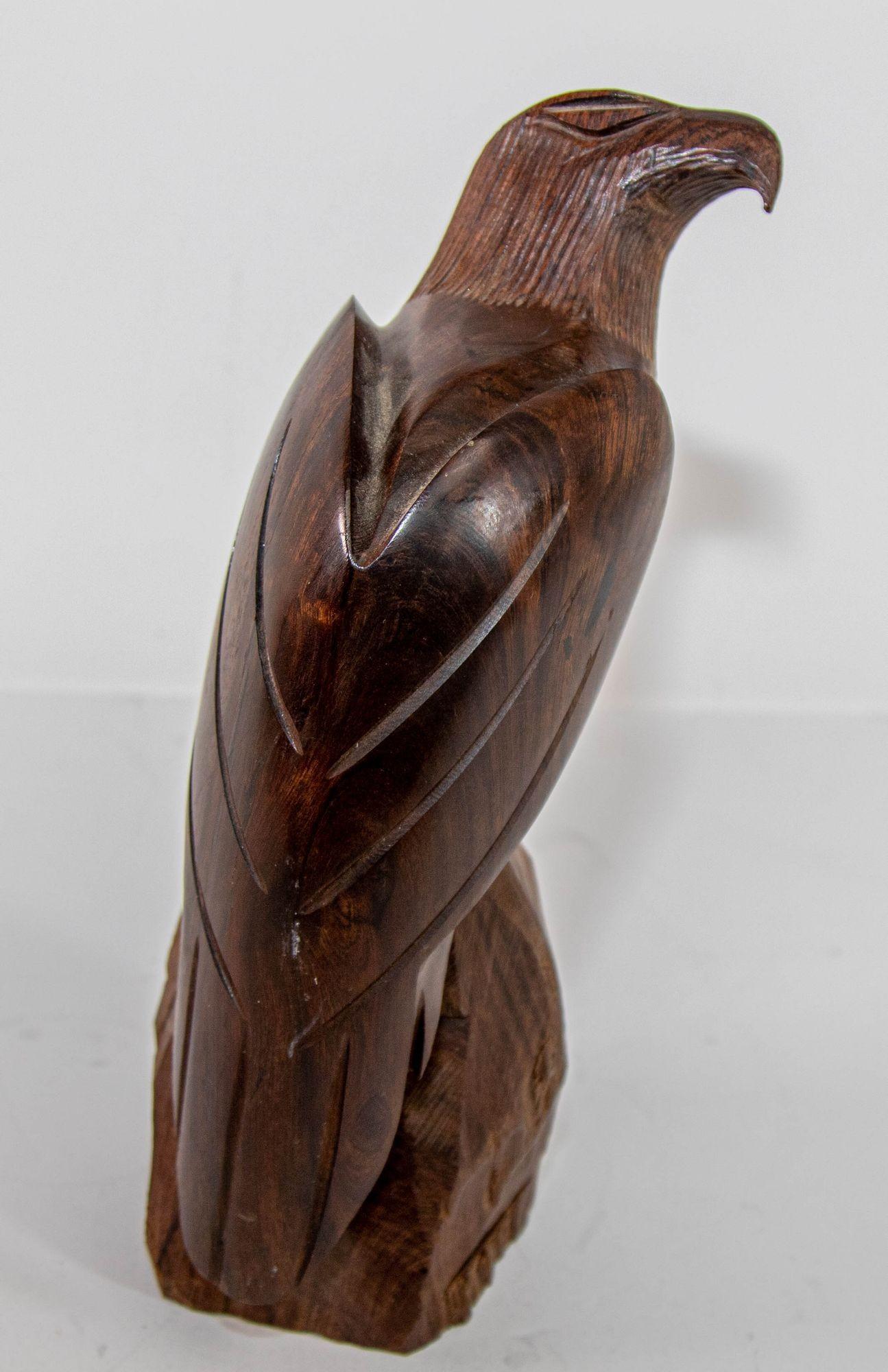 1960er Jahre Skulptur eines amerikanischen Adlers, handgeschnitzt in Seri Ironwood im Angebot 7