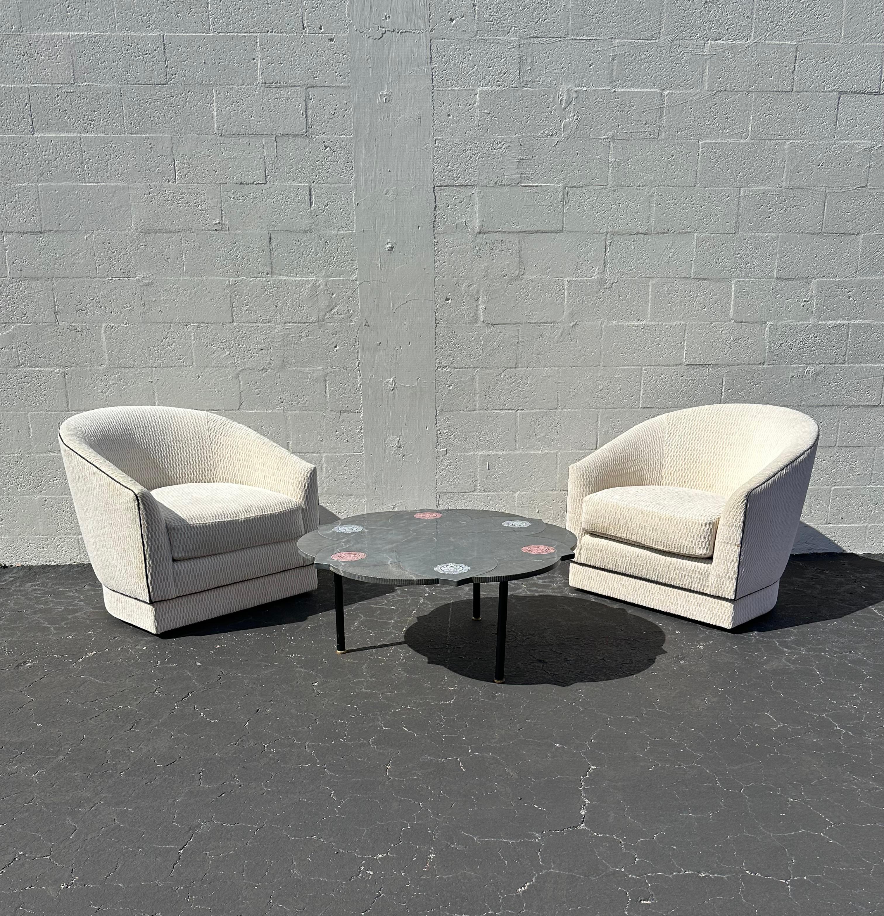 Table basse sculpturale lotus Bartolucci Arts Lotus des années 1960, peinte et gravée en vente 3